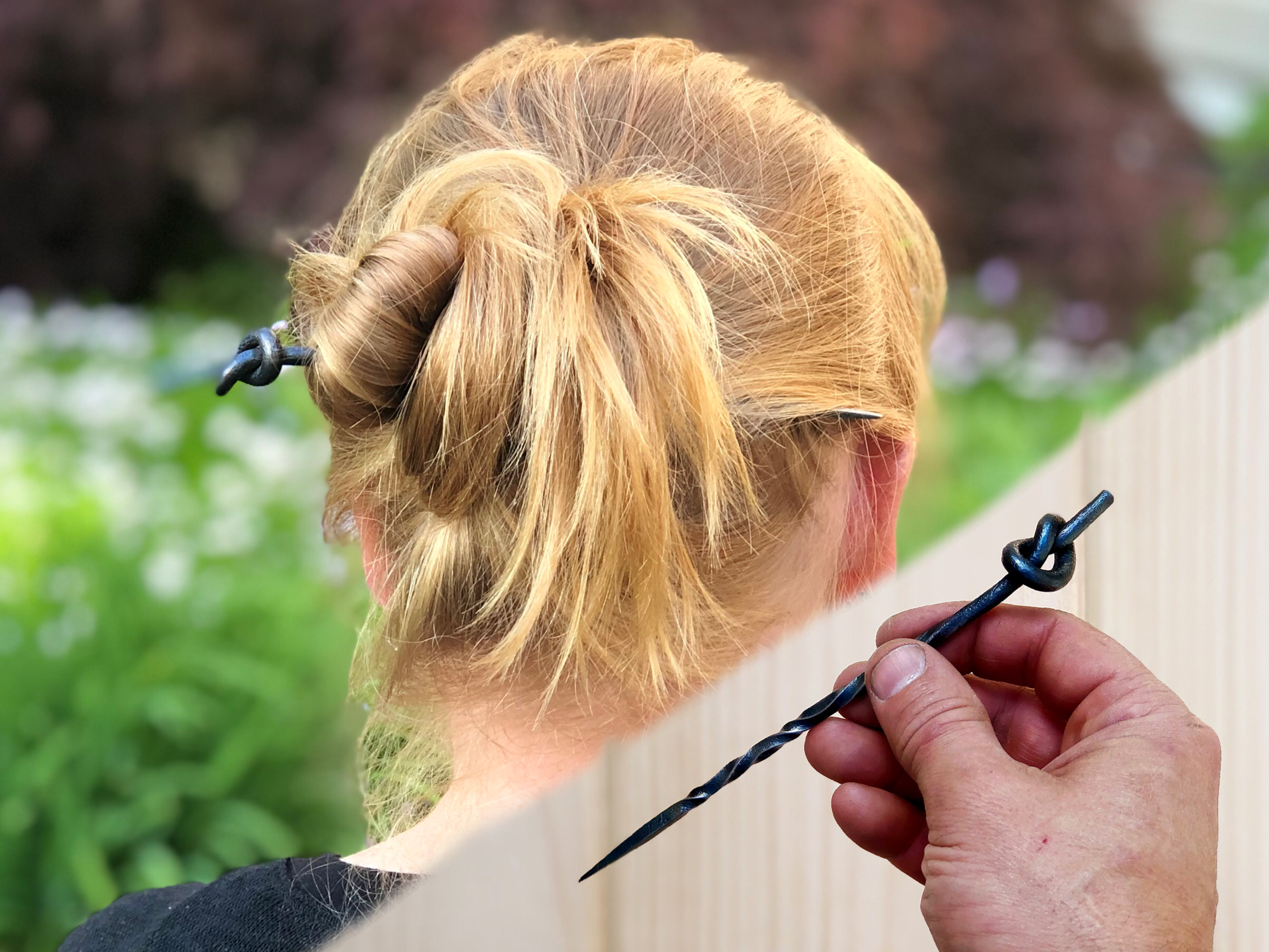 Forged_Knot__Hairstick_0014b_workshop reverie.PNG