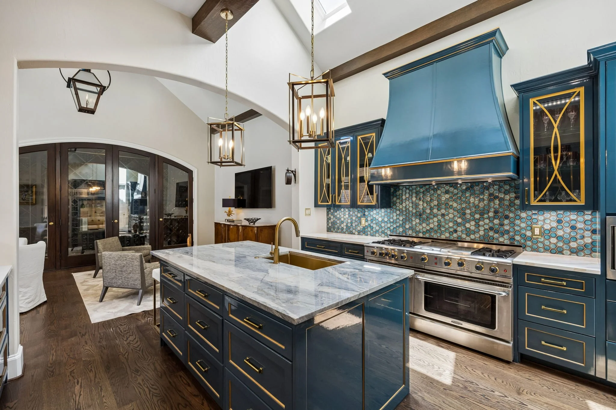 6914 Oak Manor Drive