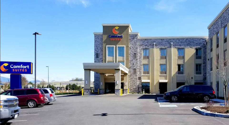 COMFORT SUITES.jpg