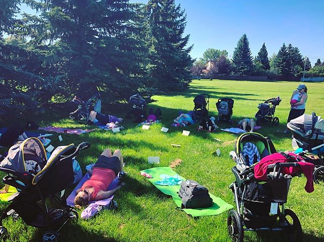 It was a beautiful morning talking all things pelvic floor and postnatal return to fitness with the Mommy connections group.
.
I remember those days of motherhood. Trying to navigate what the heck I was doing with the small human, while spending the 