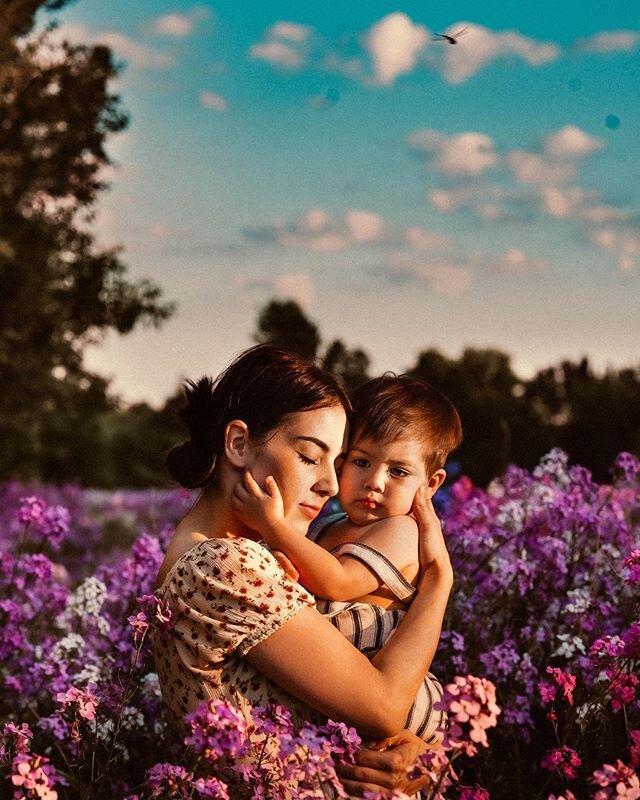 A quick little &ldquo;mommy + me&rdquo; capture of my AZ bestie and her little boy from her visit🧡. ⠀
⠀
&mdash; Also, brace yourself for 9282829 more images of purple flowers in the days/weeks to come... they&rsquo;re all dead now so rest assured I&