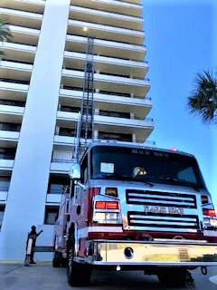 Crews utilizing the aerial for maximum reach