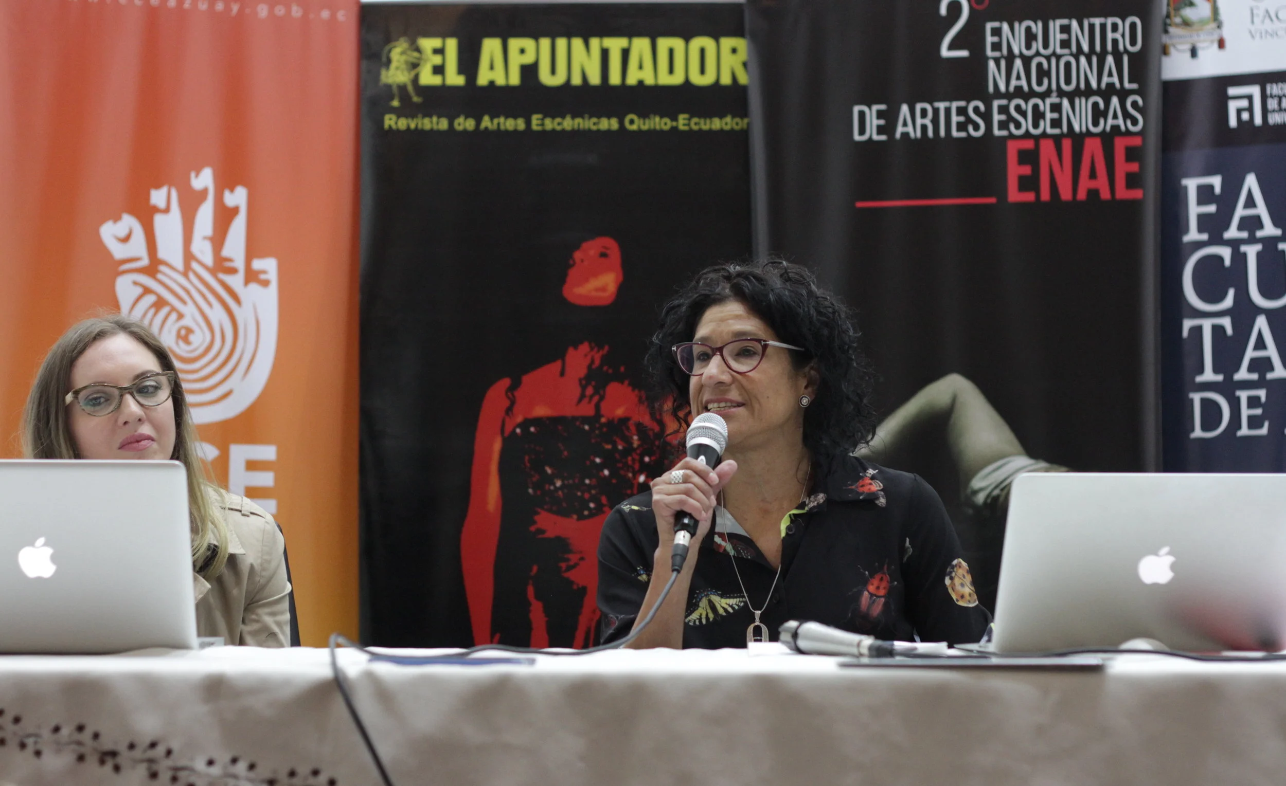  A propósito de unas&nbsp; pláticas &nbsp;mantenidas entre bailarines &nbsp;en Quito /Josie Cáceres García &nbsp; 