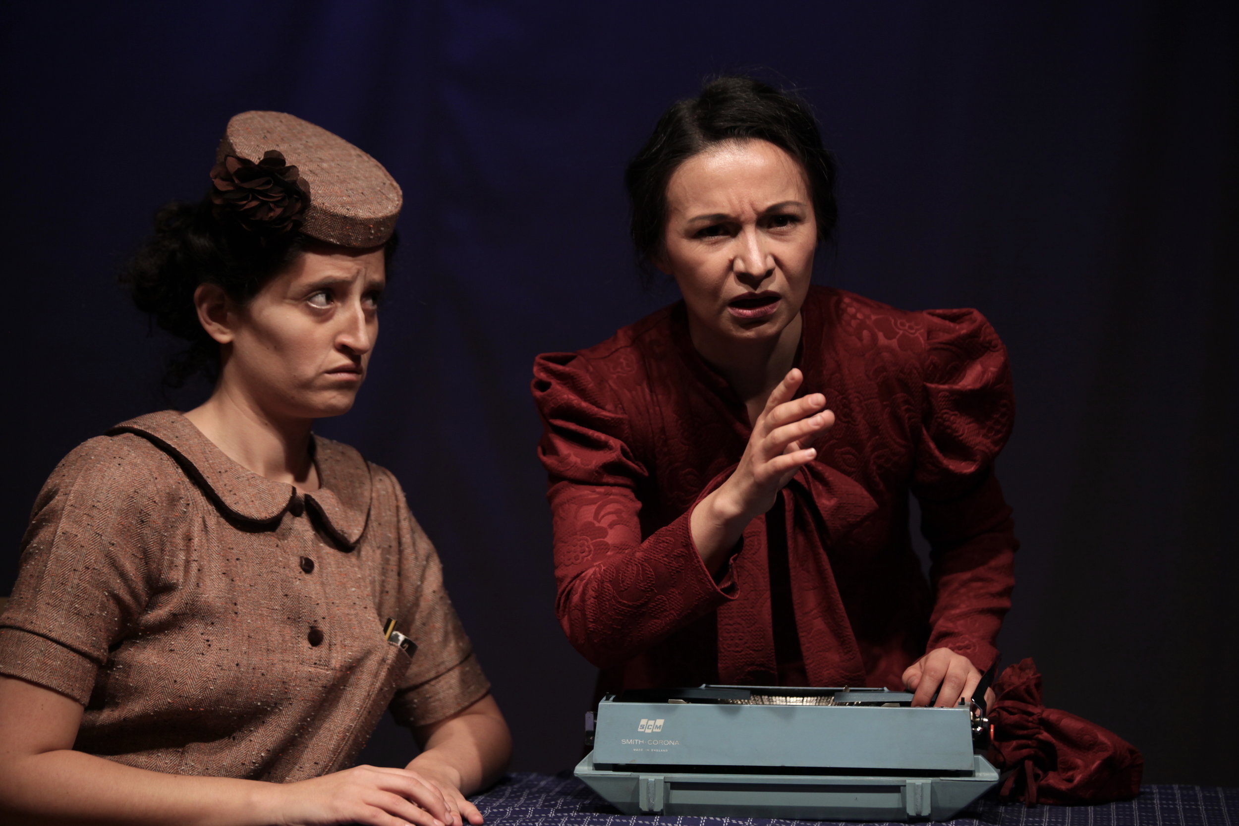 Virginia Woolf: Salomé Velasco / Agatha Christie: Fernanda Corral