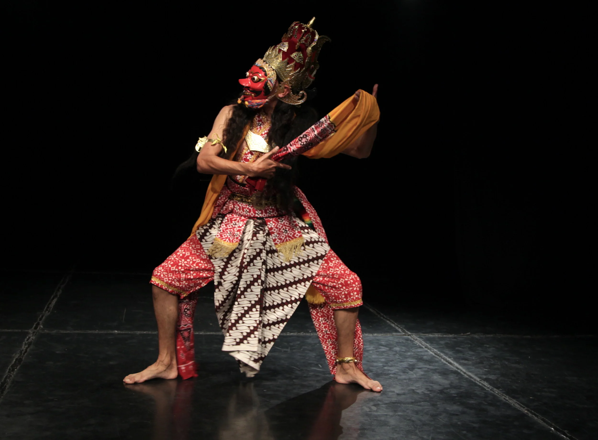 EDGAR FREIRE y su nexo con la cultura indonesia