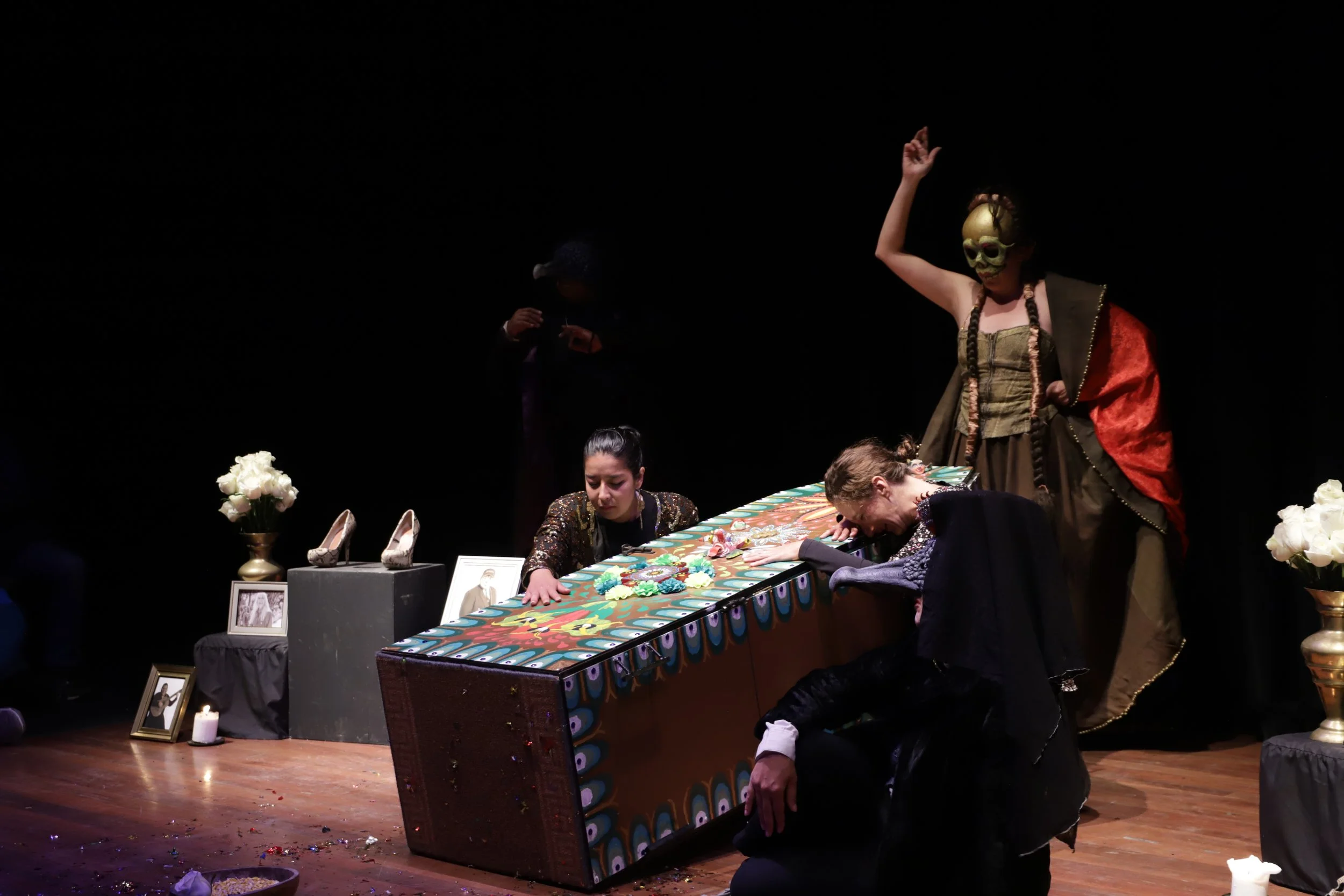 Basta la ausencia de una silla/Santiago Rivadeneira Aguirre