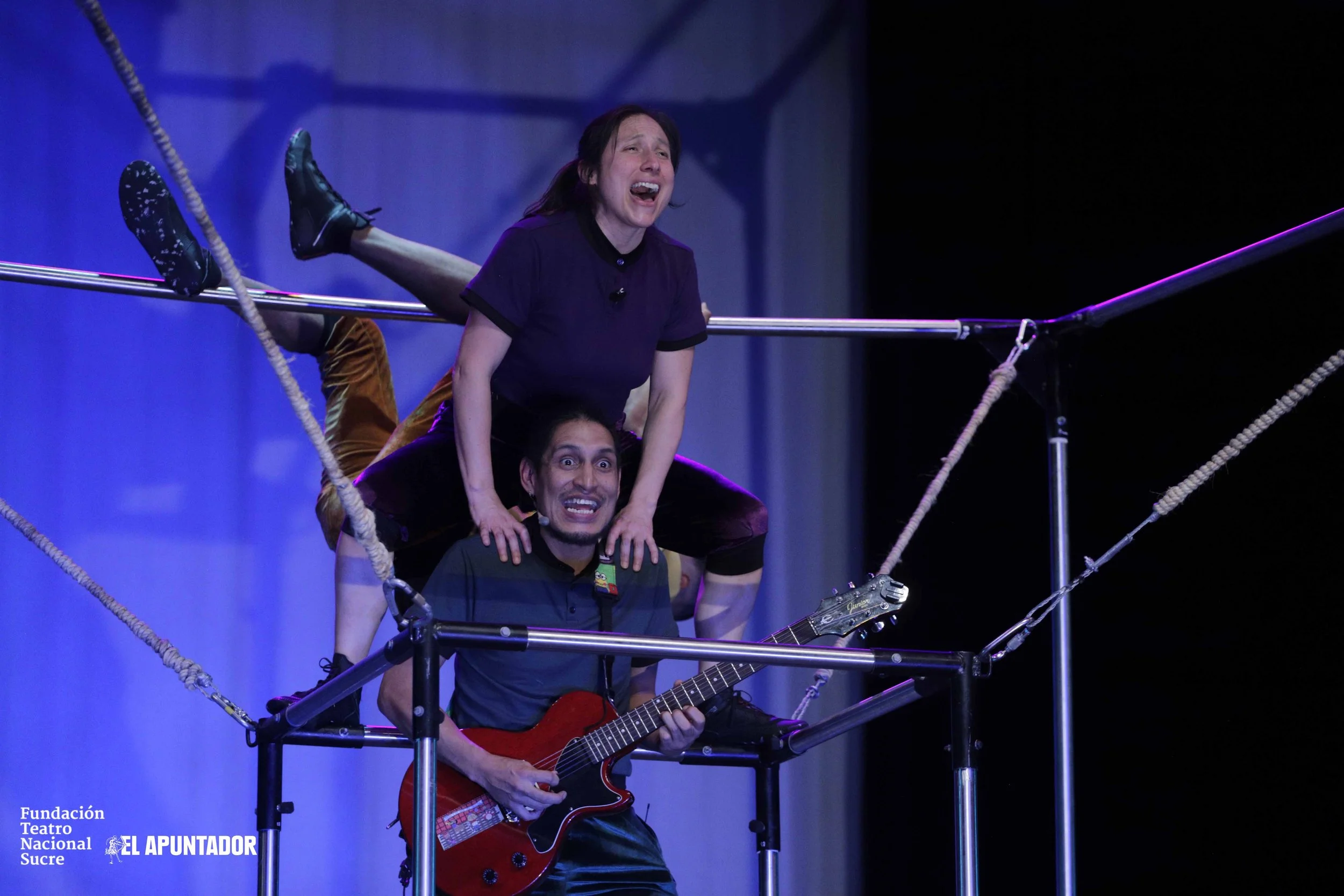 VIAJE AL CERO DE LA TIERRA: Territorio, lengua y circo | Daniel  Félix