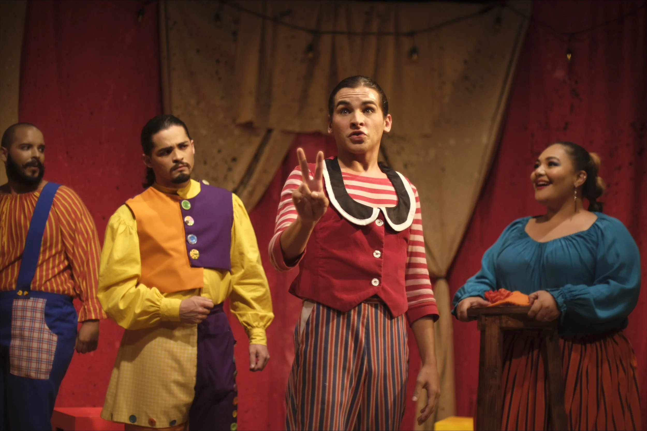 El gran circo Eucraniano | Santiago Ribadeneira Aguirre