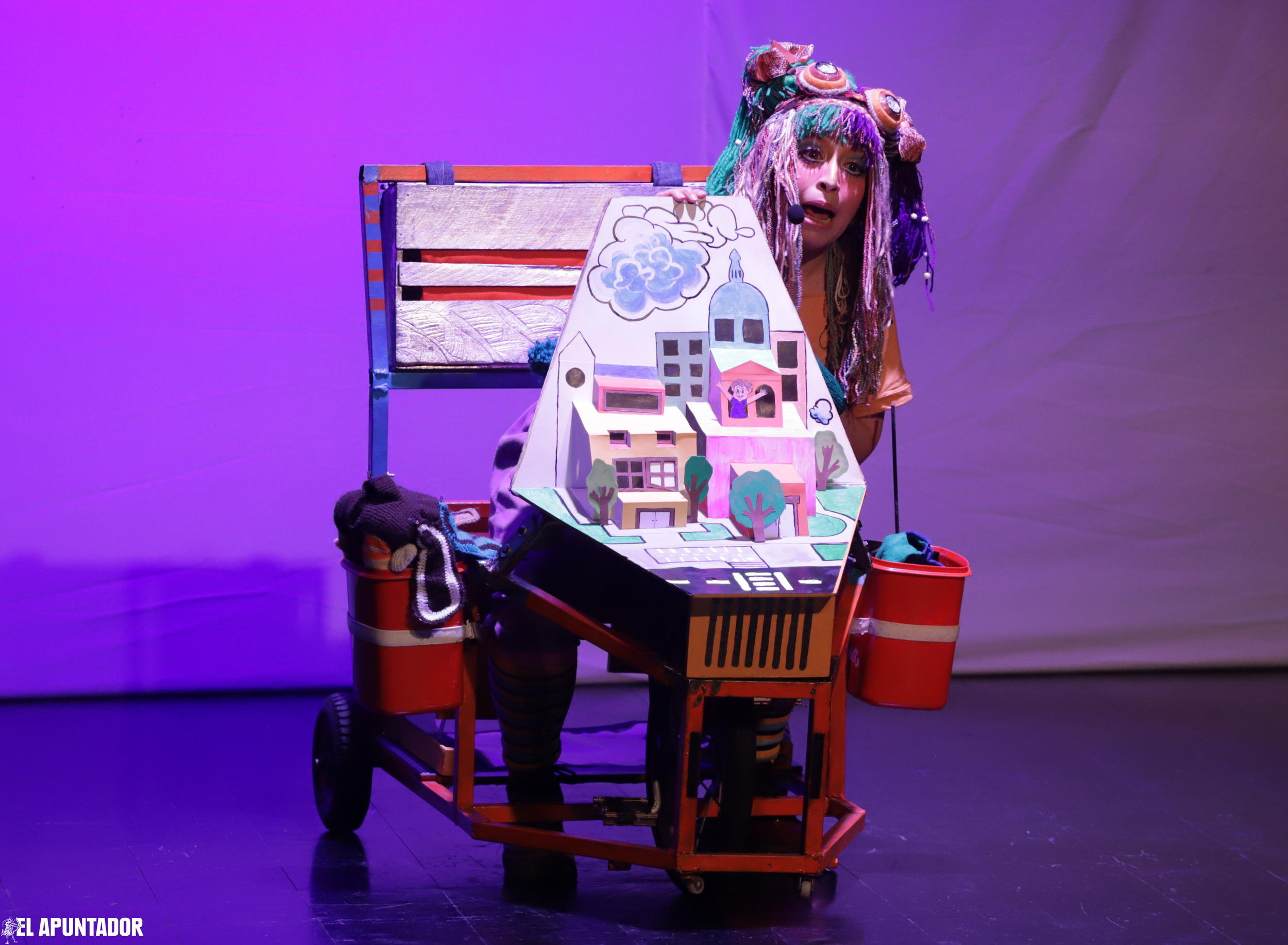  (Fiesta Escénica) Crónicas teatrales 15.  Trixie la viajera. Francisco Bedoya