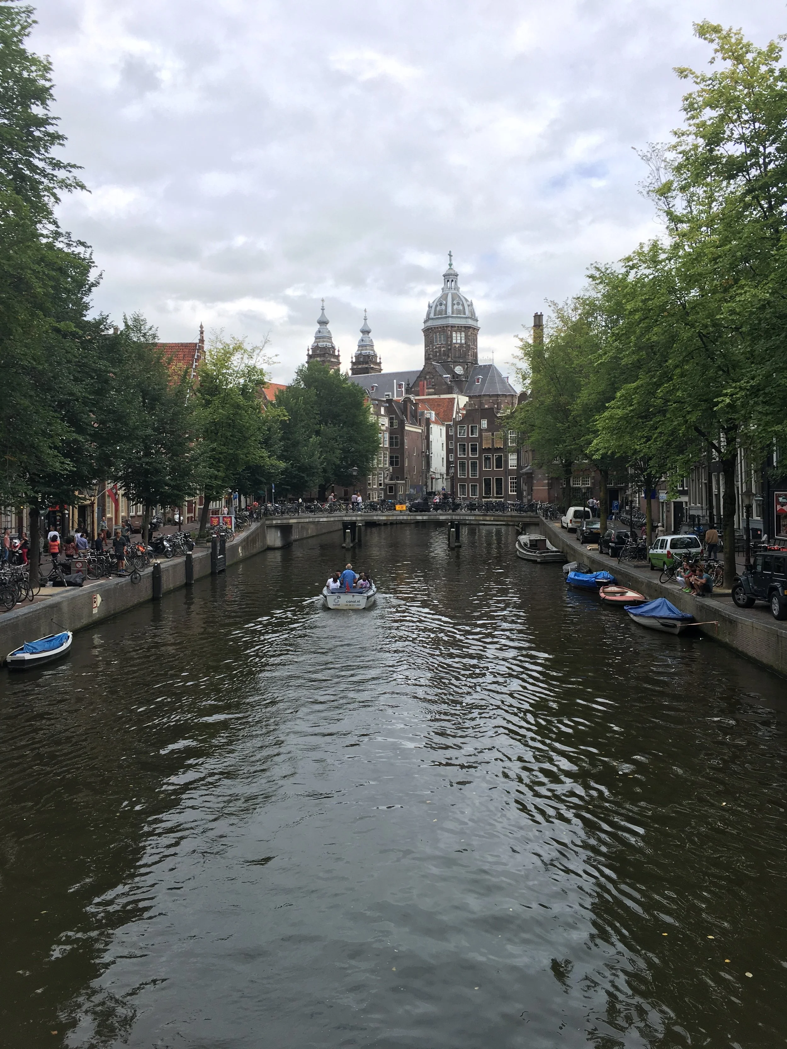 Such beautiful canals put to use! If only other countries would hop on this form of transportation!