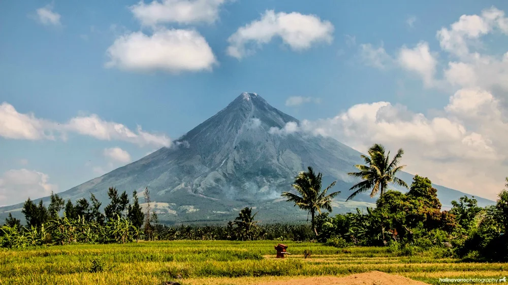 mayon volcano edited.jpg