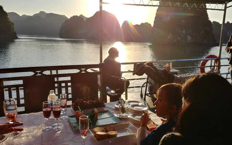 halong-sunset-181.jpg