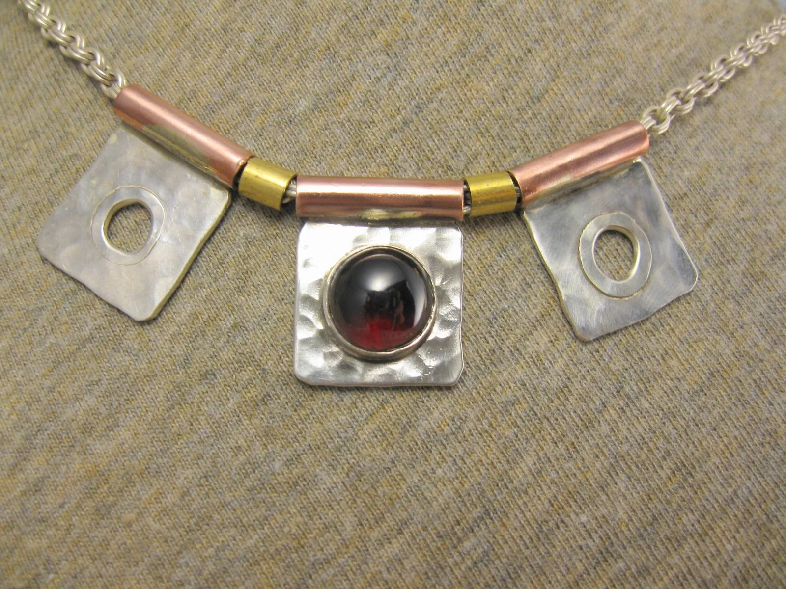 mini cutout links necklace
