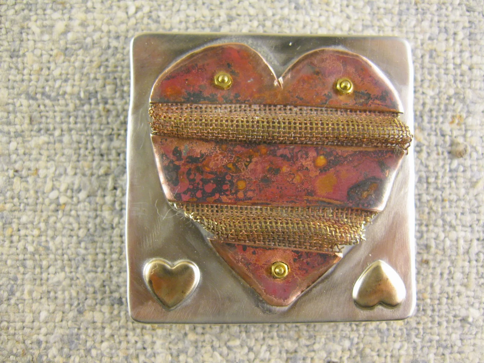 wavering heart pin (retired)