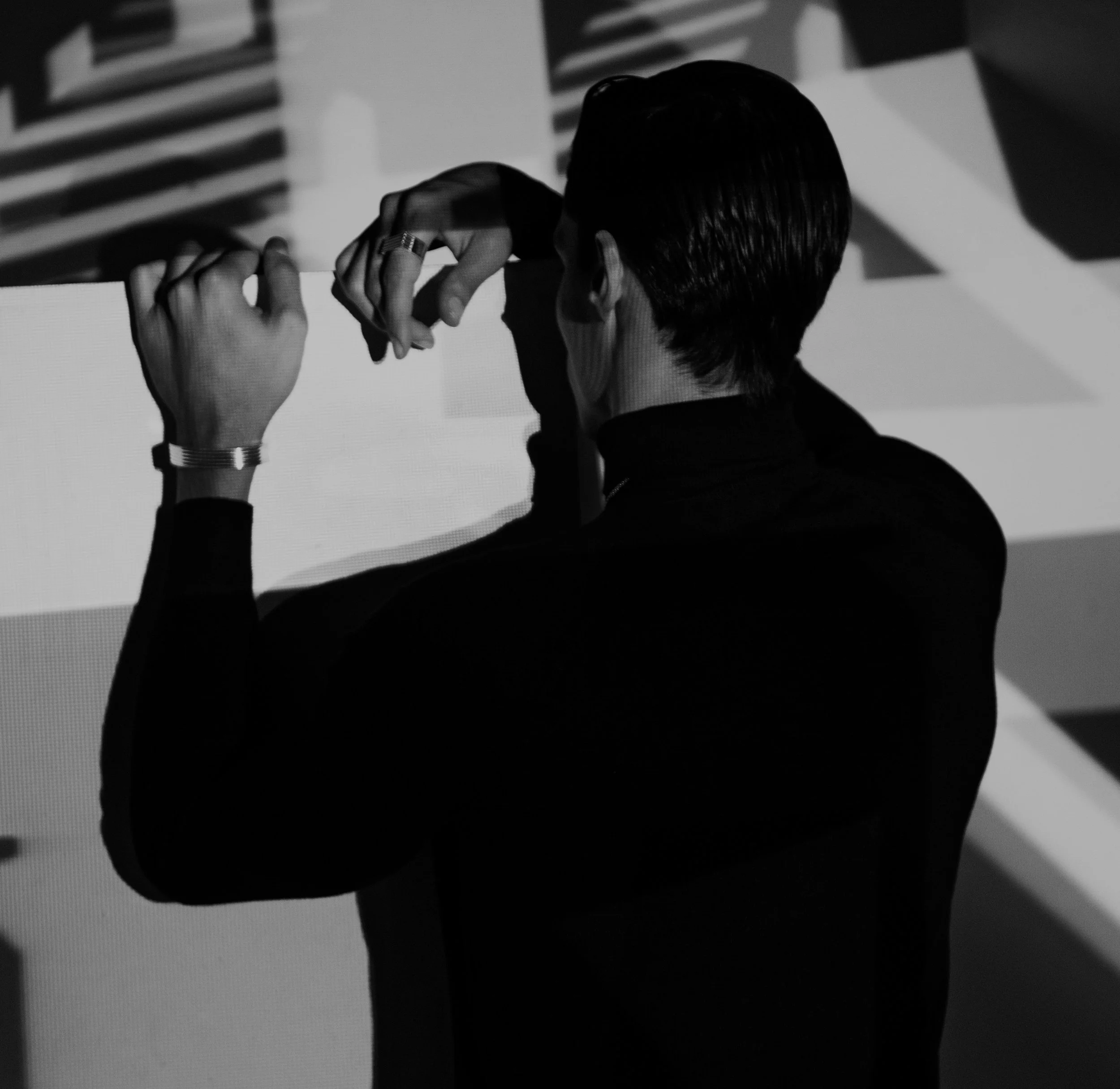 360A2073-2_dark.jpg