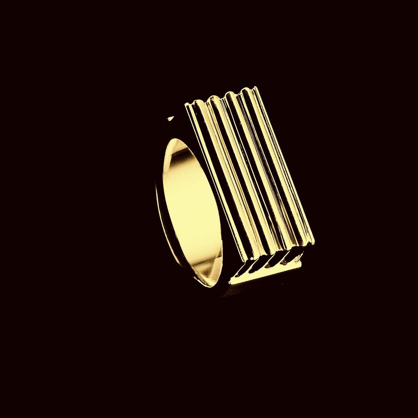 Signature ring. Sterling silver 18k gold vermeil, handcrafted in NYC.
.
.
#mensjewelry #senanewyork #ring #gold #sterlingsilver #mensfashion #mensstyle #jewelry #fashion