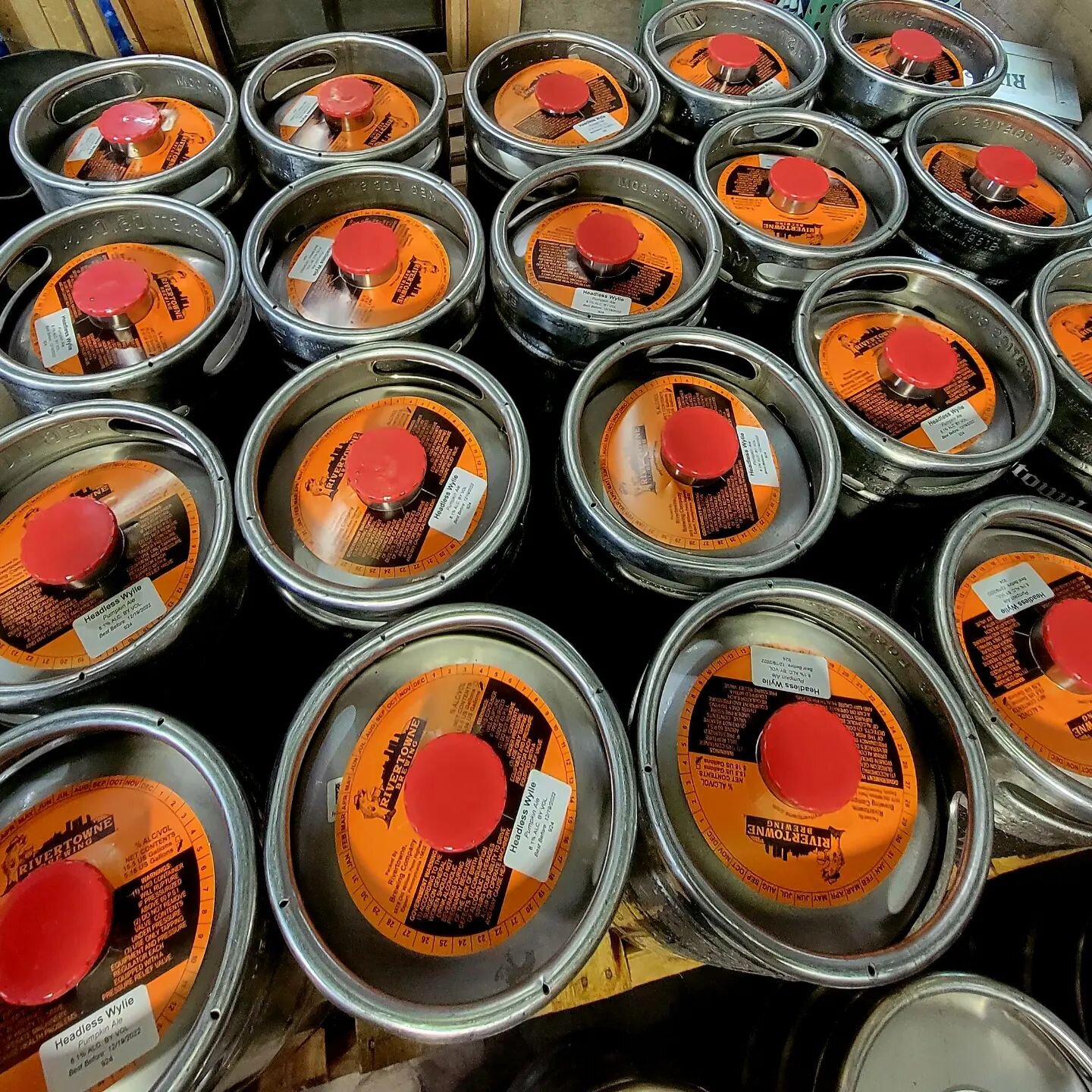 Are you a restaurant owner looking to put Headless Wylie on draft? How about an advid beer drinker who needs a keg to fill their at home tap system?

1/6 &amp; 1/2 kegs are available of our seasonal pumpkin ale now!

#rivertownebrewing #breweriesinpa