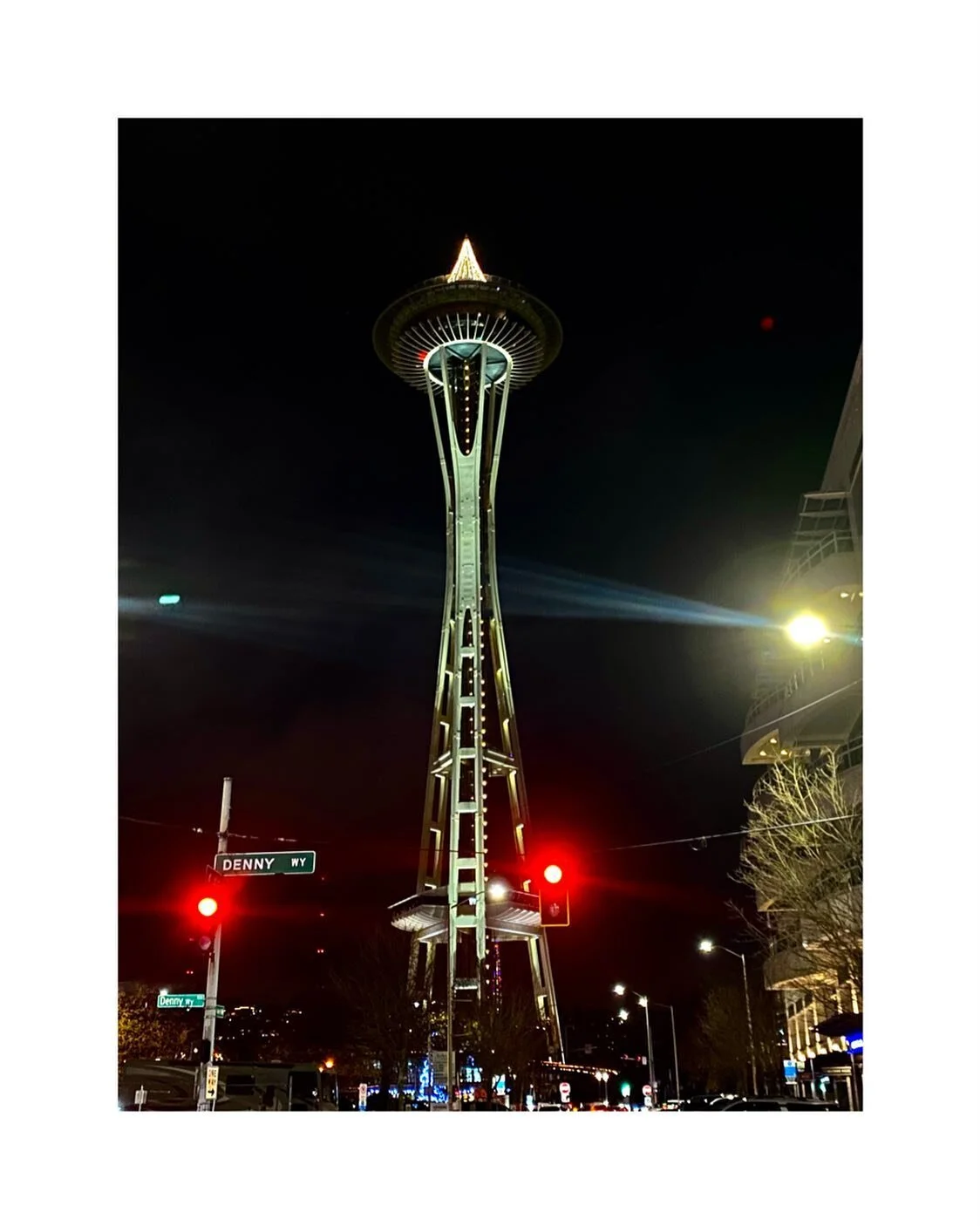 Christmas is finally here ❤️🤭 #spaceneedle @ 5:15pm