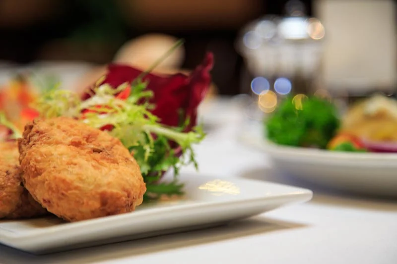  Come listen to live jazz, grab a cocktail and some appetizers! Harris’ is the best steakhouse dining destination in San Francisco! 