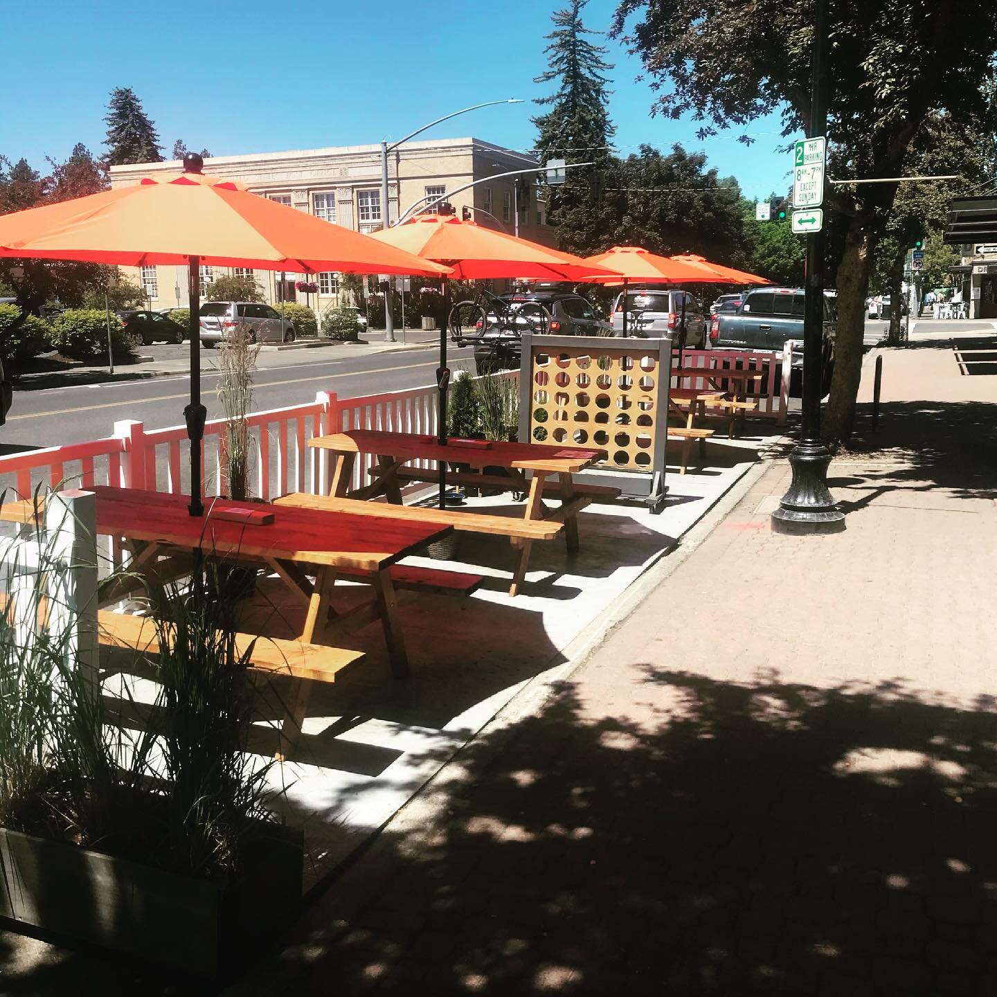 The patio is waiting for you!😍 AND it&rsquo;s #thirstythursday !! $1 #coorslight #pubbeer and #rainier !