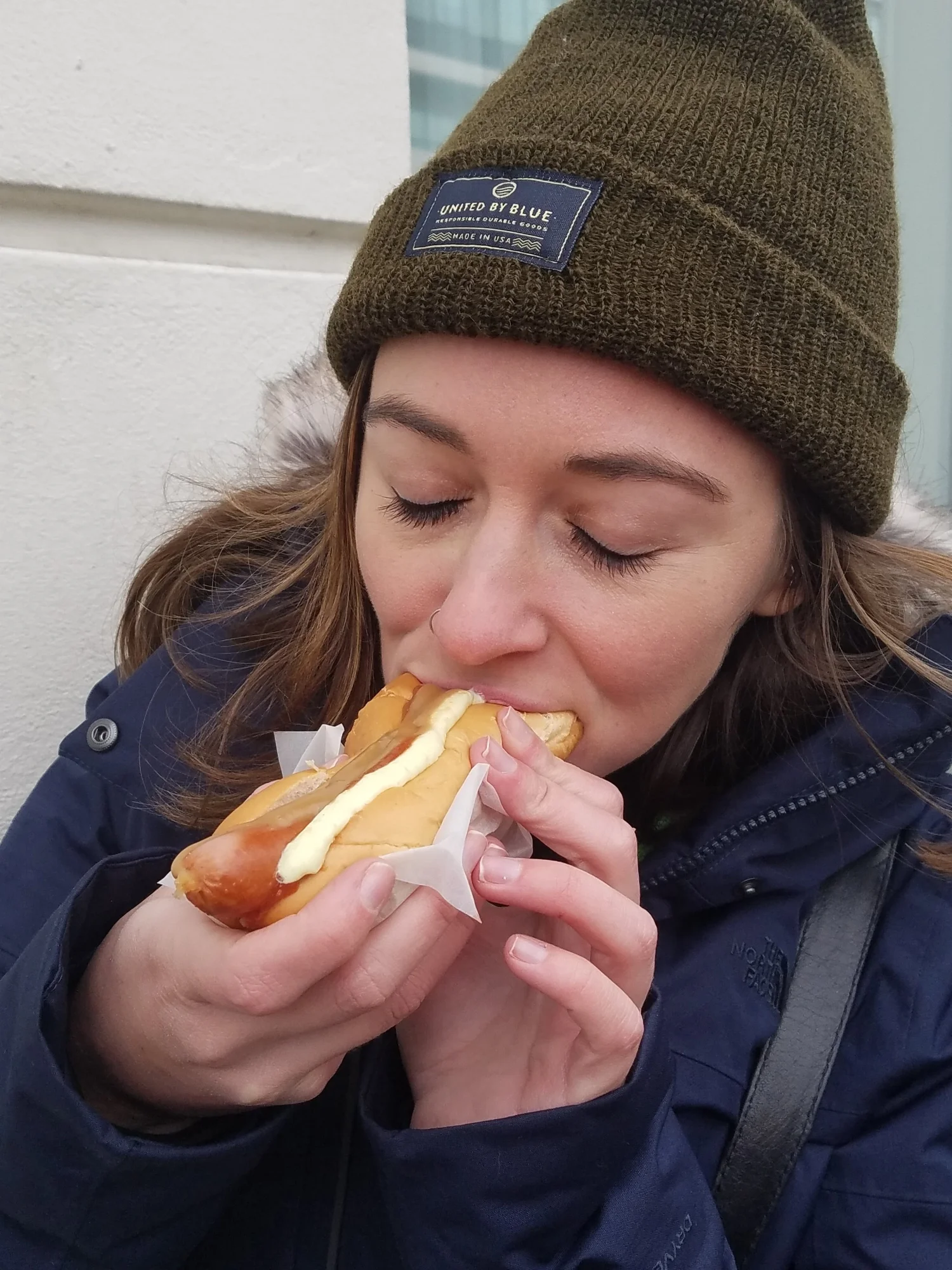 Actual footage of an Icelandic hot dog