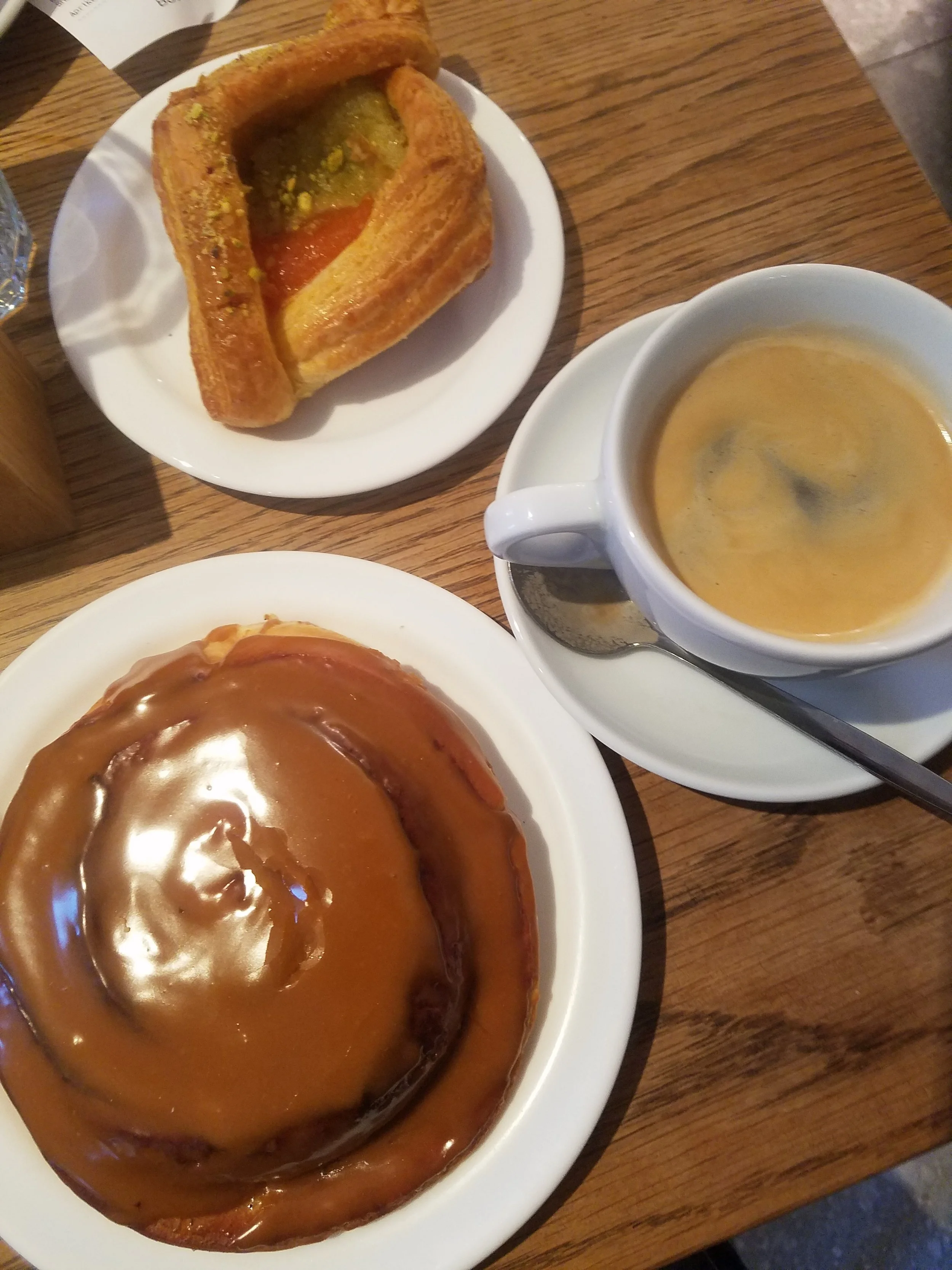 LOOK. AT. THAT. CINNAMON. BUN.