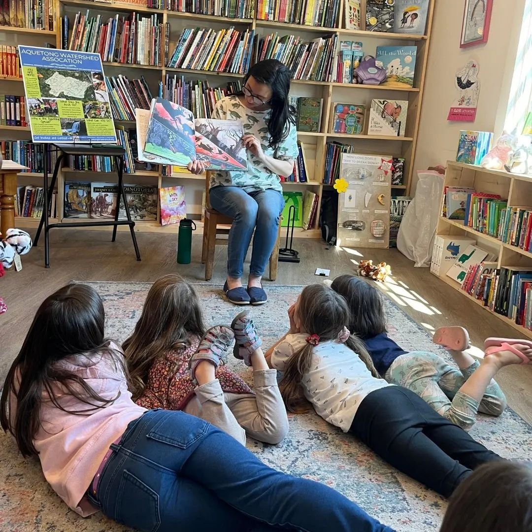 Thank you so much to Farley's Bookshop @farleysbookshop for hosting our Earth Day Storytime! It was so fun to read stories about how important our earth is and ways we can all make a difference! You are never too young to appreciate the environment, 