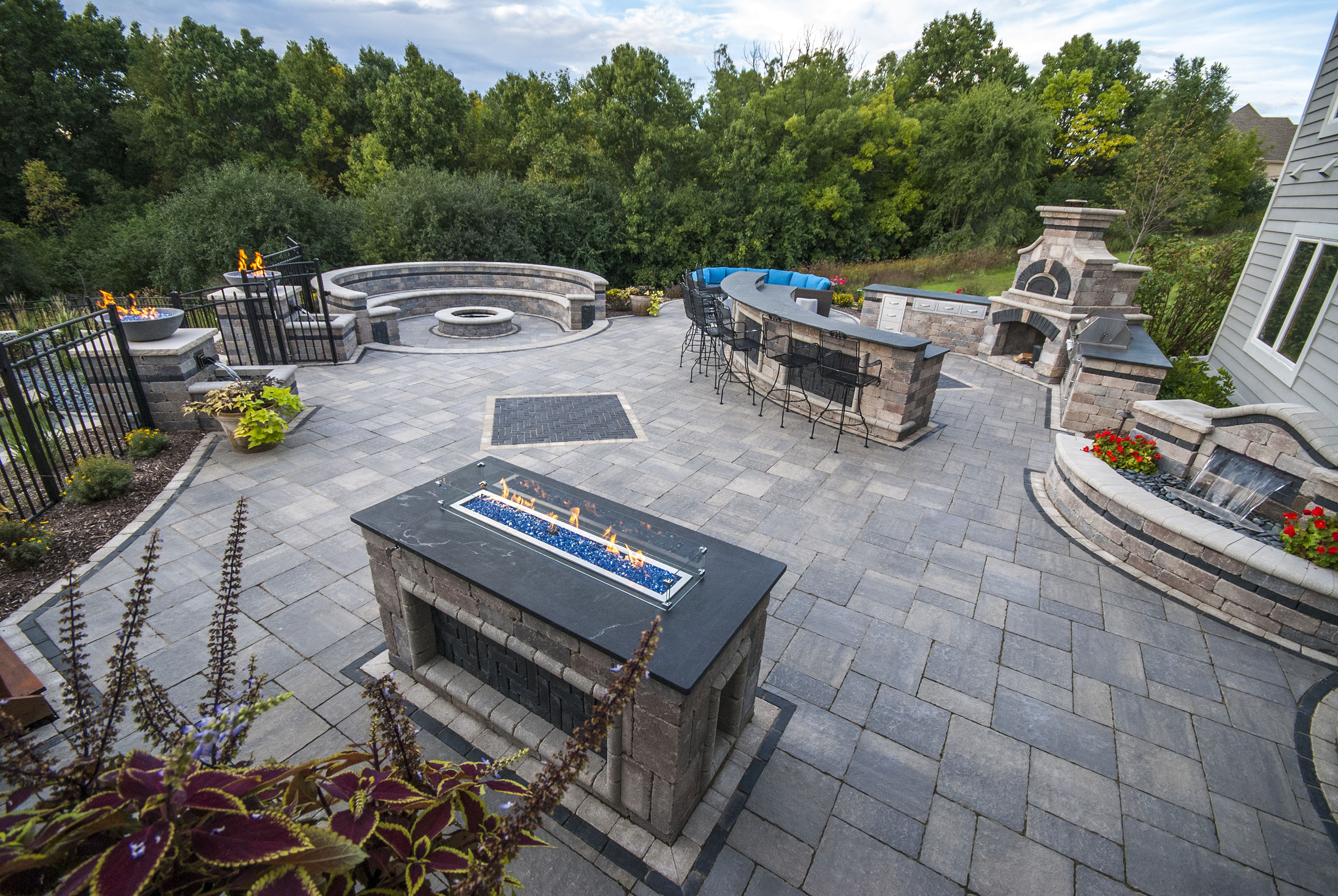 Outdoor living and fireplace in York, Harrisburg and Lancaster, PA