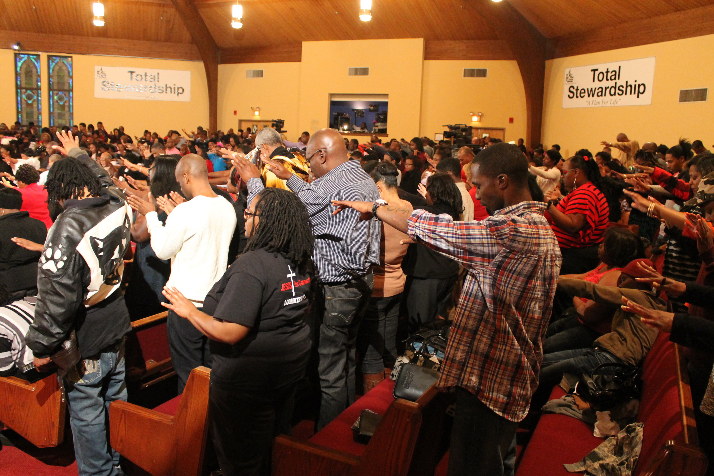 Great crowd shot.JPG