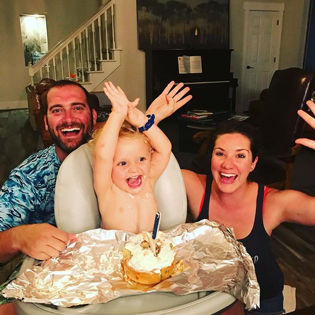 Hump days got me like...🙌🏻😂❤️.
.
.
.
.
.
#humpday #humpdayhumor #🐫day #humpday🐫 #wednesday #wednesdayfeeling #wednesdays #family #familygoals #myguys #myheart #husbandandwife #motherandson #mother #father #justkeepgoing #almostfriday