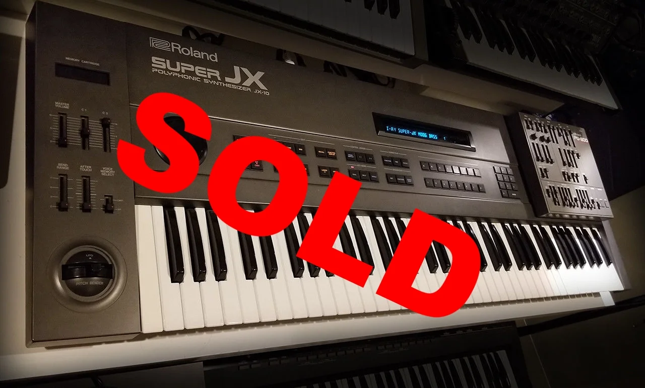 Roland JX-10 (Super Jupiter) w/PG800 Programmer and soft case 