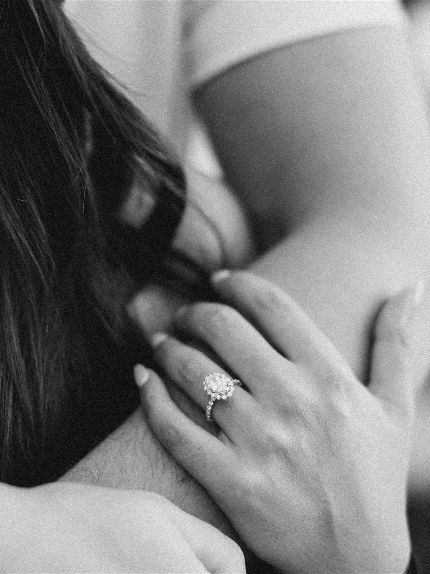 Last year I was hiding in the bushes with Alyssa to photograph her sister&rsquo;s proposal and now it&rsquo;s her turn🤍 Congratulations to these high school sweethearts turned fianc&eacute;s! 🥂💍

#phillyengagement #philadelphiaphotographer 
#jerse