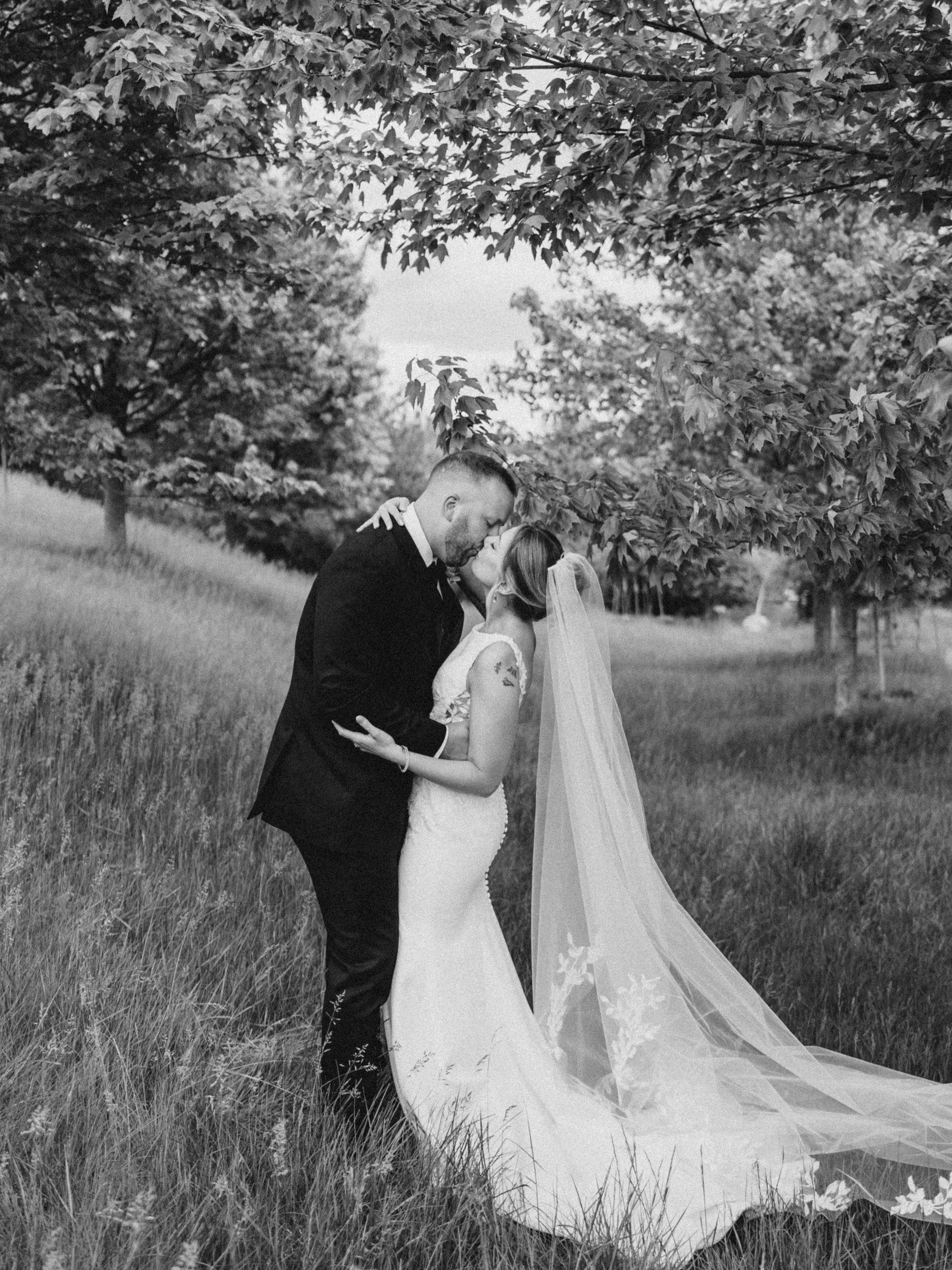Congratulations to the new Mr. &amp; Mrs. Samohod! 🥂

Photographer @alessandraleephoto 
Venue @thegardensatapplecross 
Hair &amp; Makeup @glossstudio.bridal 
Florals @thestemsend 
Dress @inwhitebridal 
Stationary @truly.engaging 
Groom&rsquo;s Attir