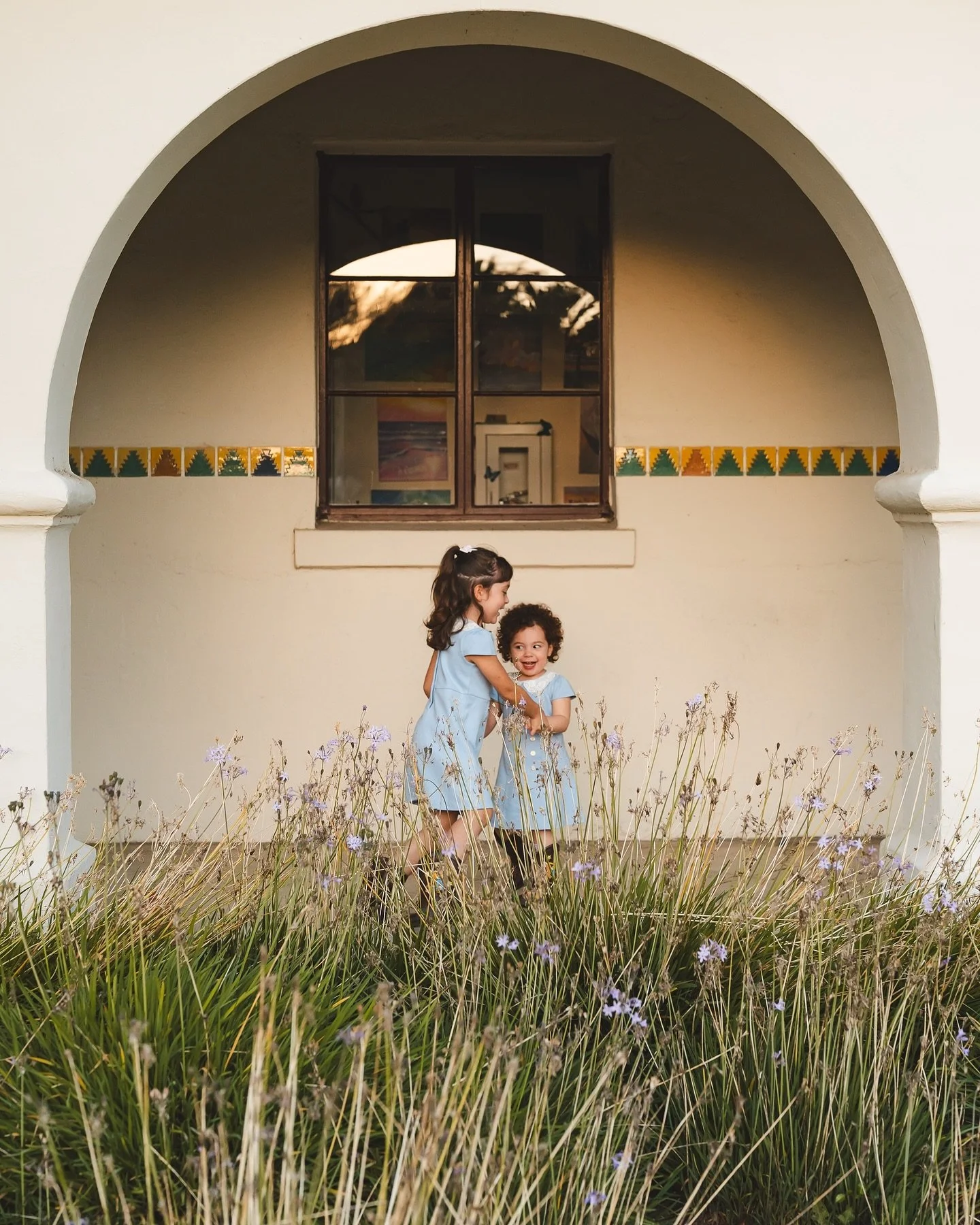 This family understood the assignment, and it shows! Nothing makes me happier than a silly kid and parents who jump right into the fun.