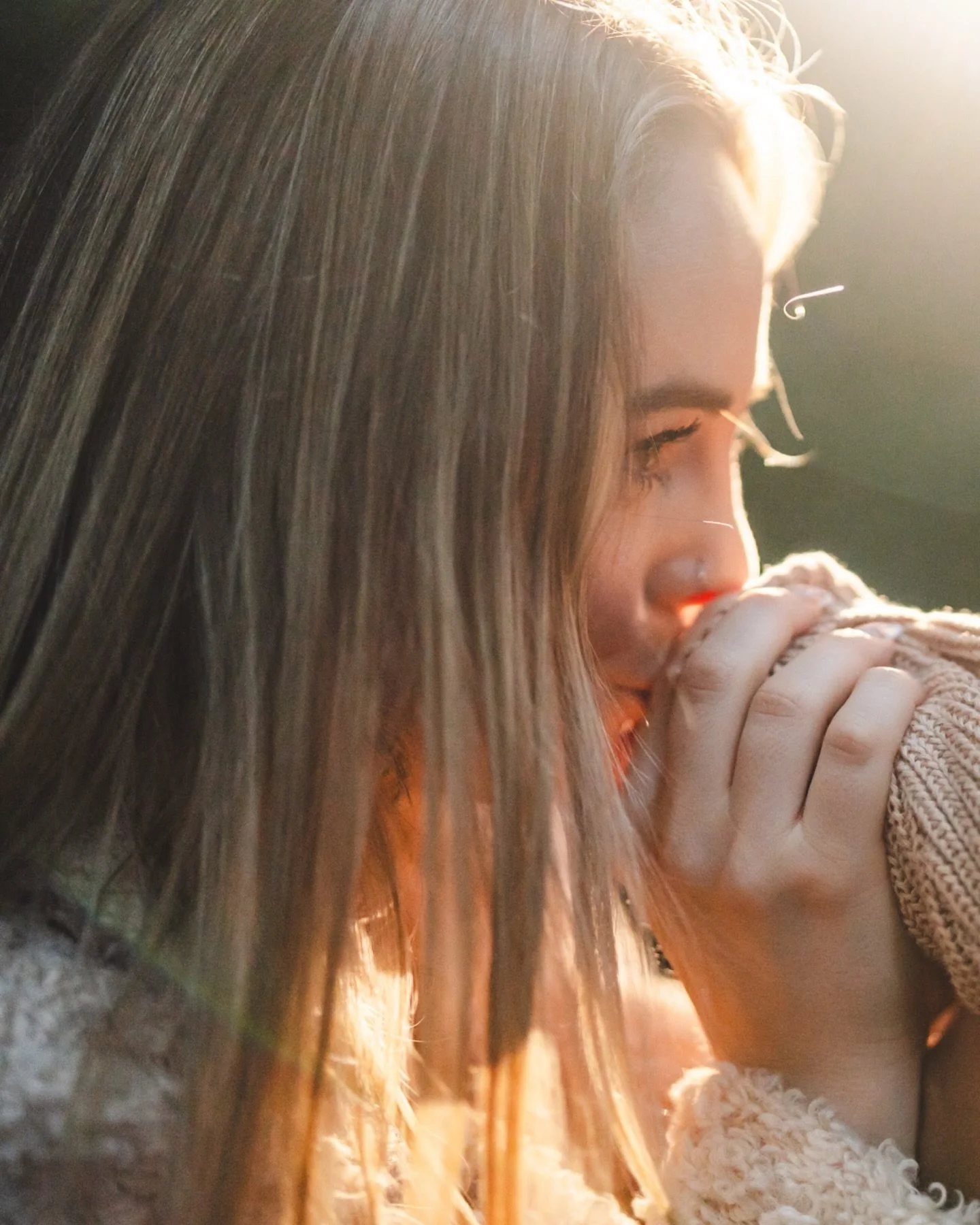 What a beautiful, cozy session in the woods for this awesome couple and their baby girl.