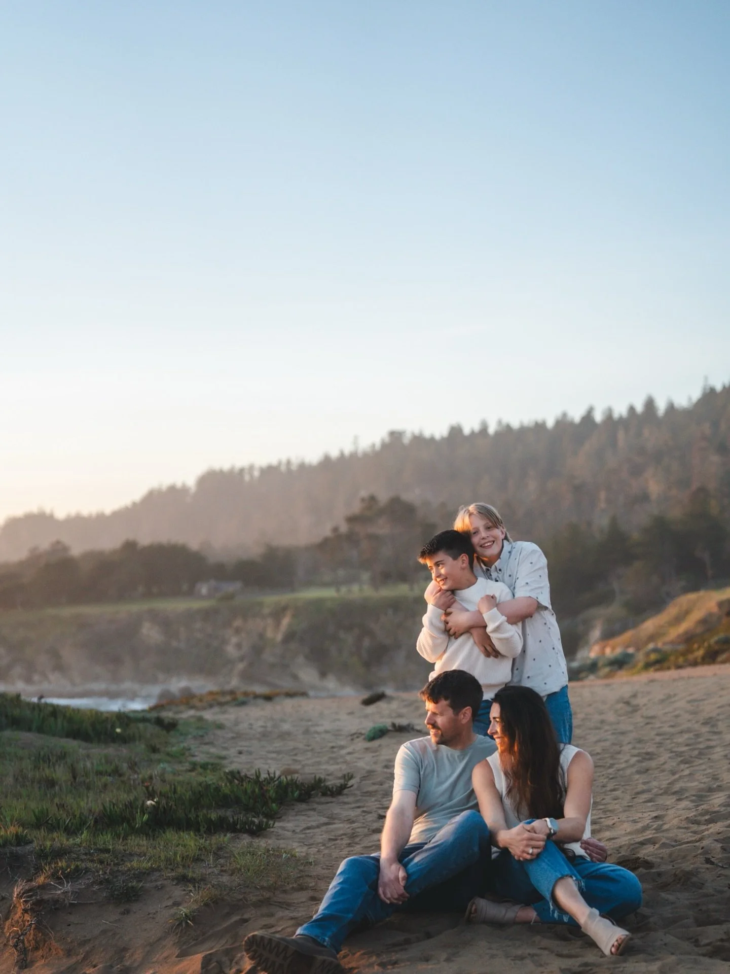 How lucky am I that I got to return to Timber Cove Resort, this time for a family photoshoot?! Love this location and so grateful to have photographed this amazing family here 💙