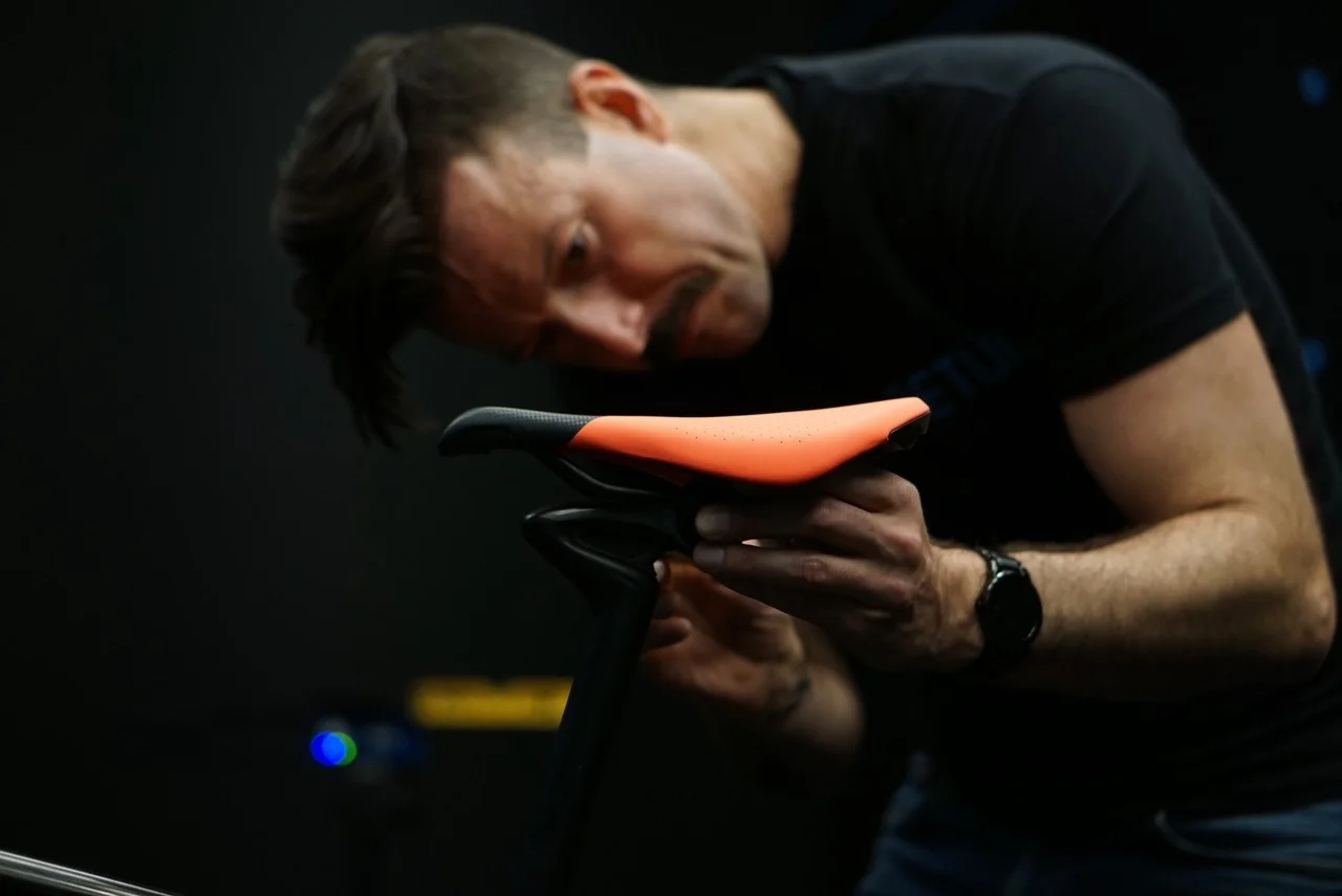Aaron Post installs the new Power Saddle with Mimic technology