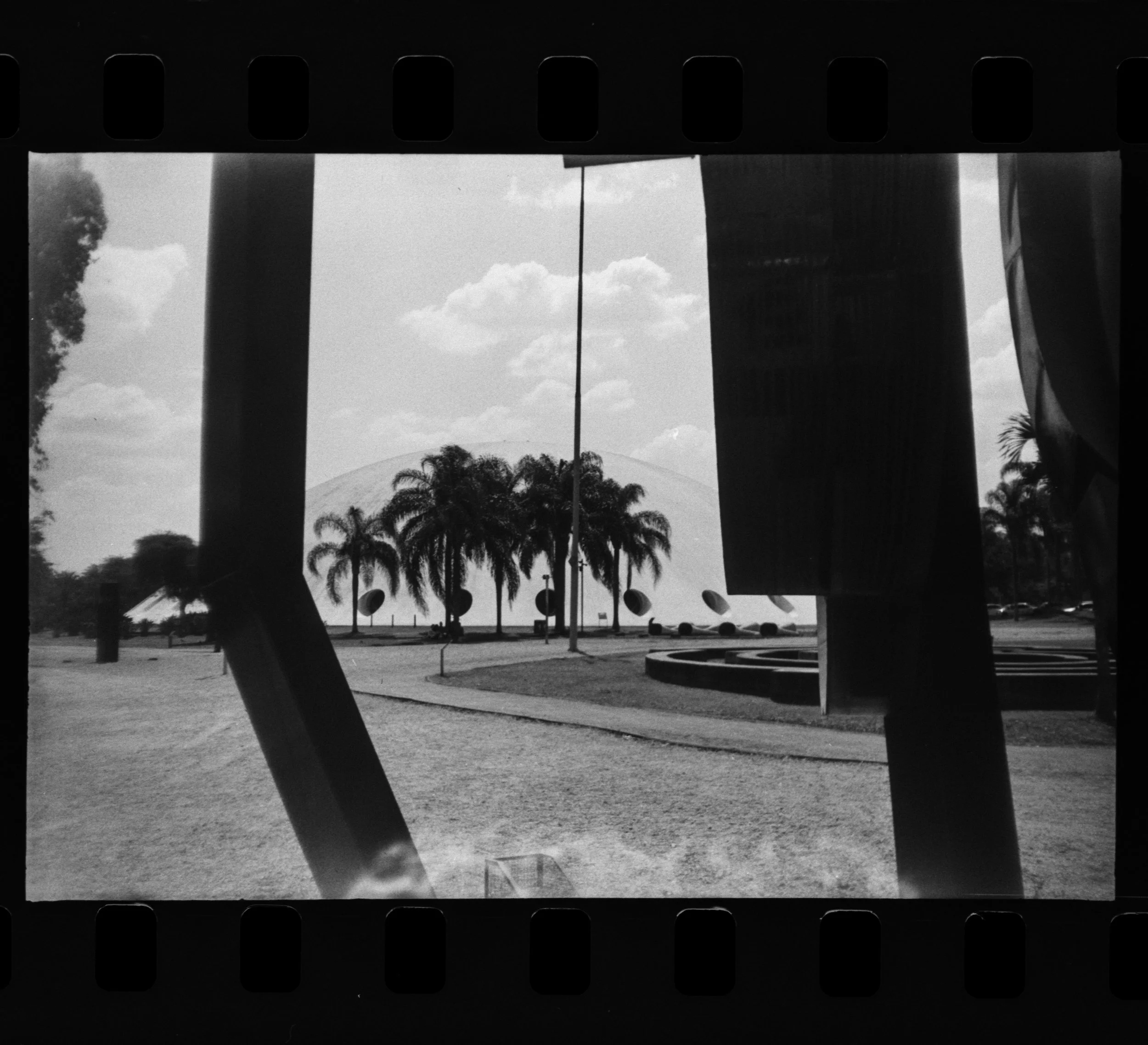 Olympus_Shoot&Go_Foma_200_11-1.jpg