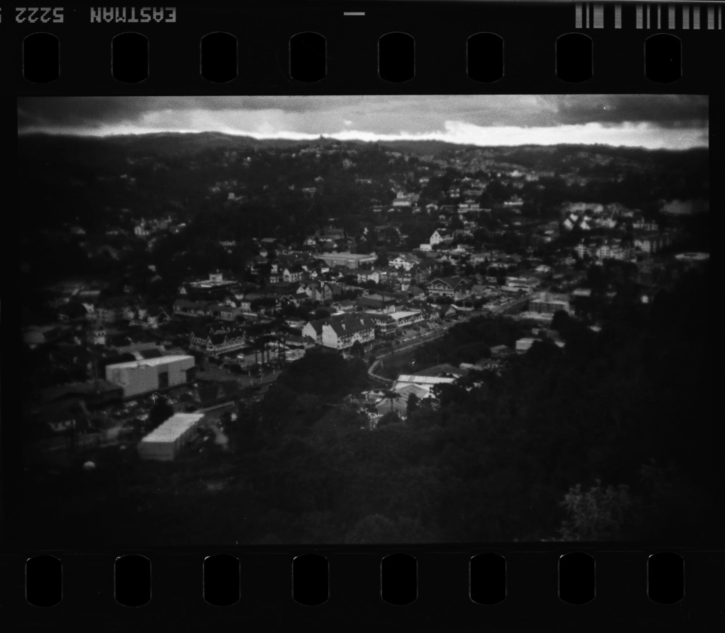 Campos_Holga_135FC_Kodak_Double-X_5222_16-1.jpg