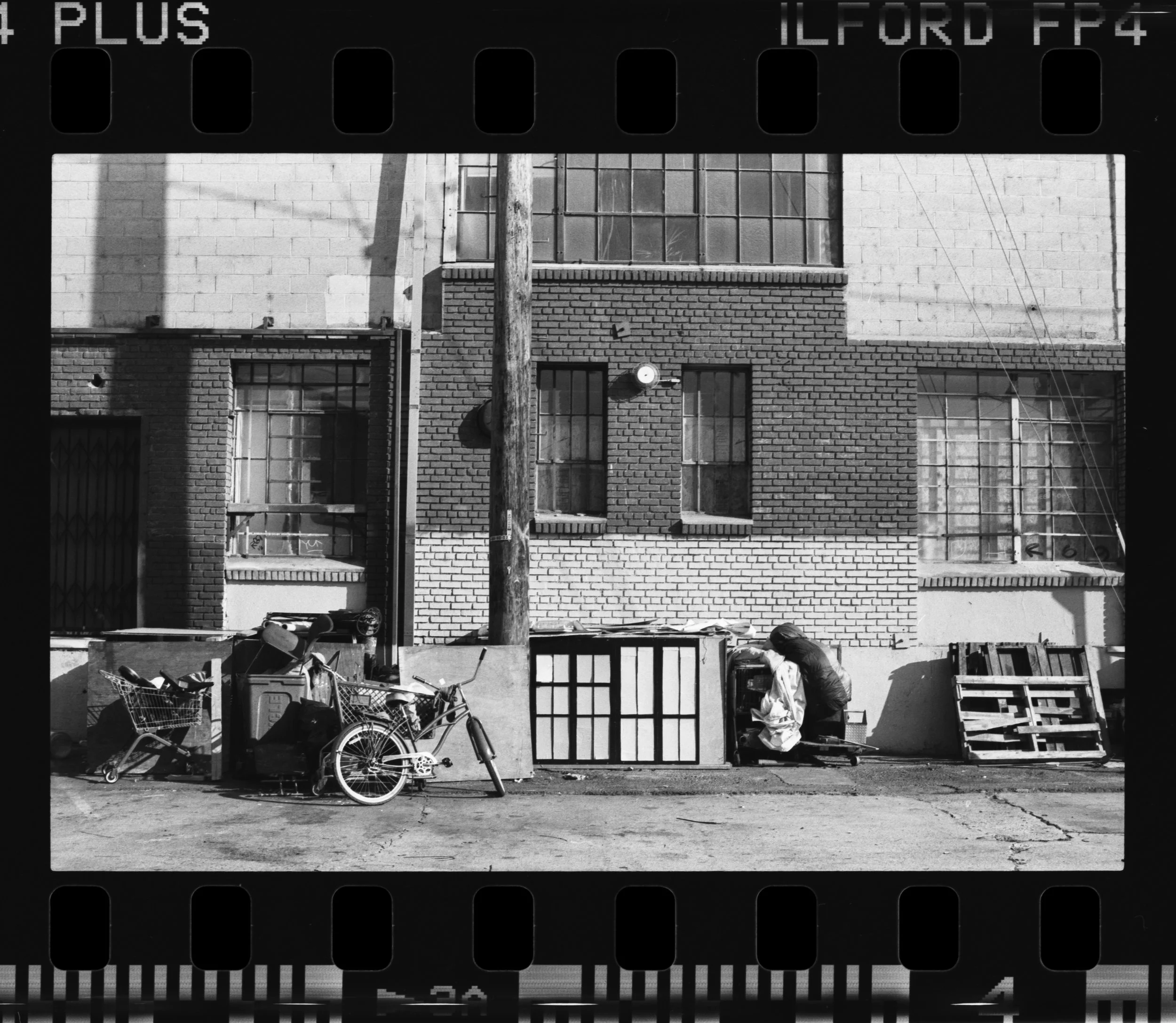 Nikon_F100_Ilford_FP4_Plus_03-1.jpg