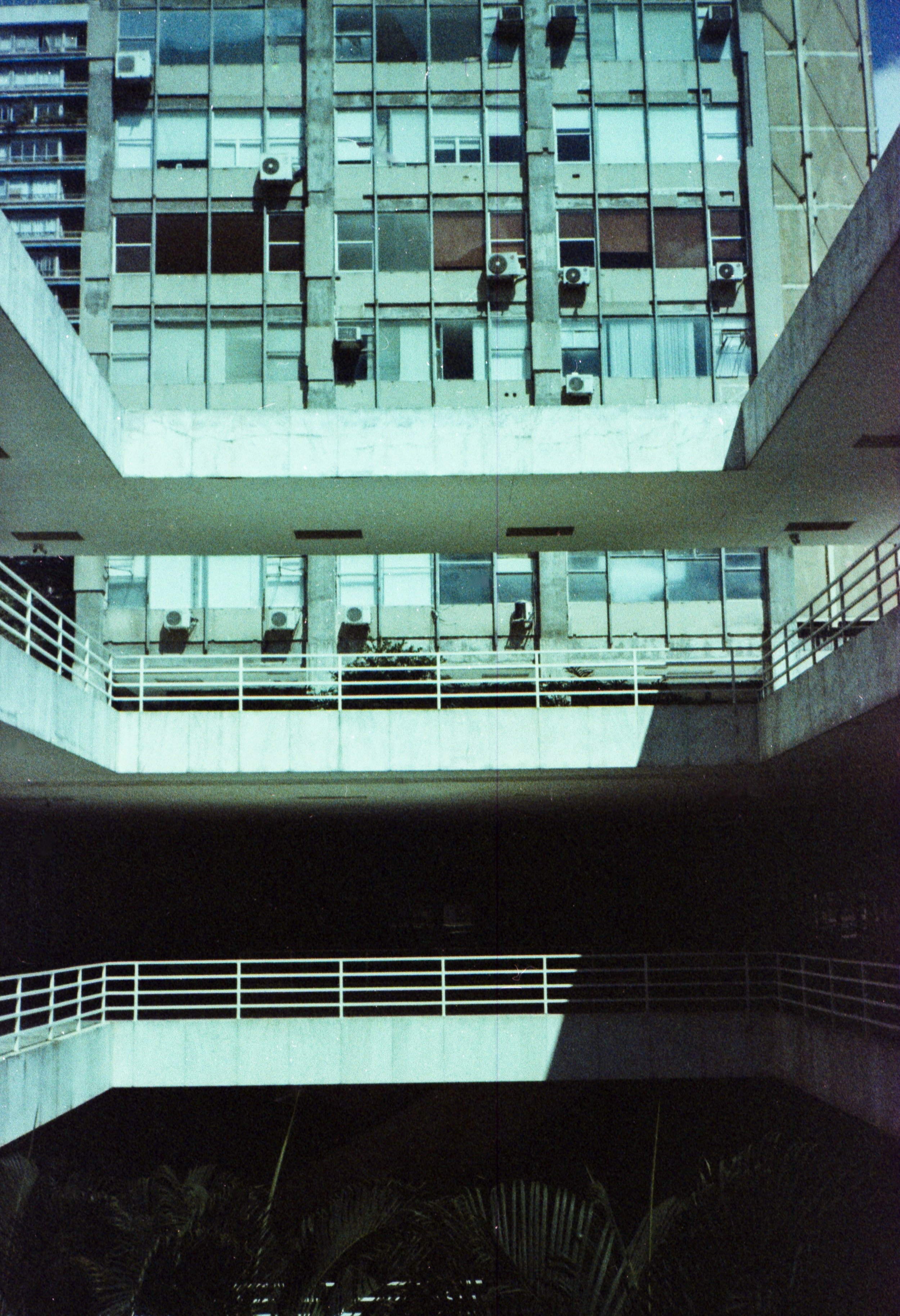 SP_Yashica_MF3_Carnaval_Solaris_100_02-1.jpg