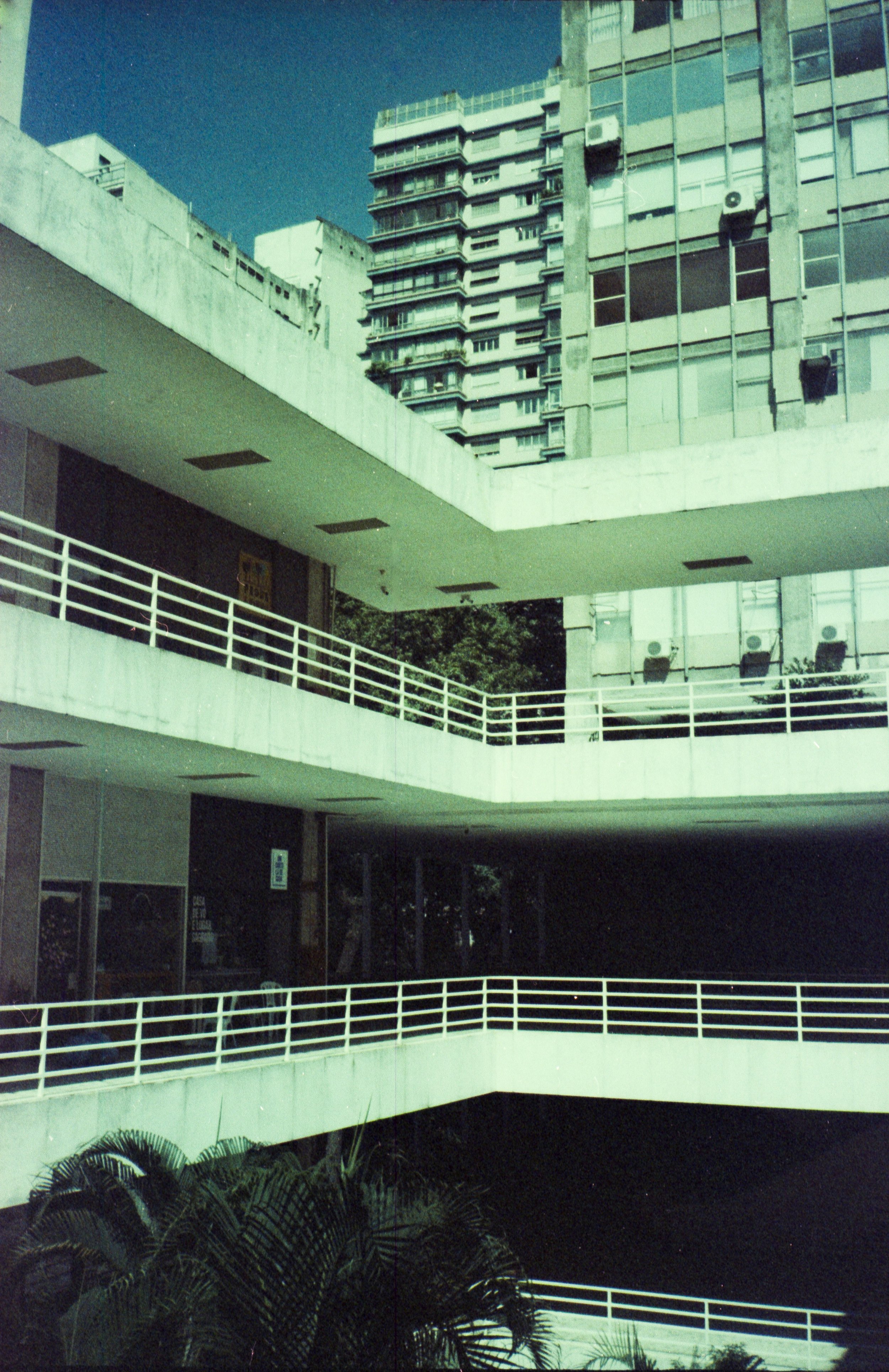SP_Yashica_MF3_Carnaval_Solaris_100_03-1.jpg