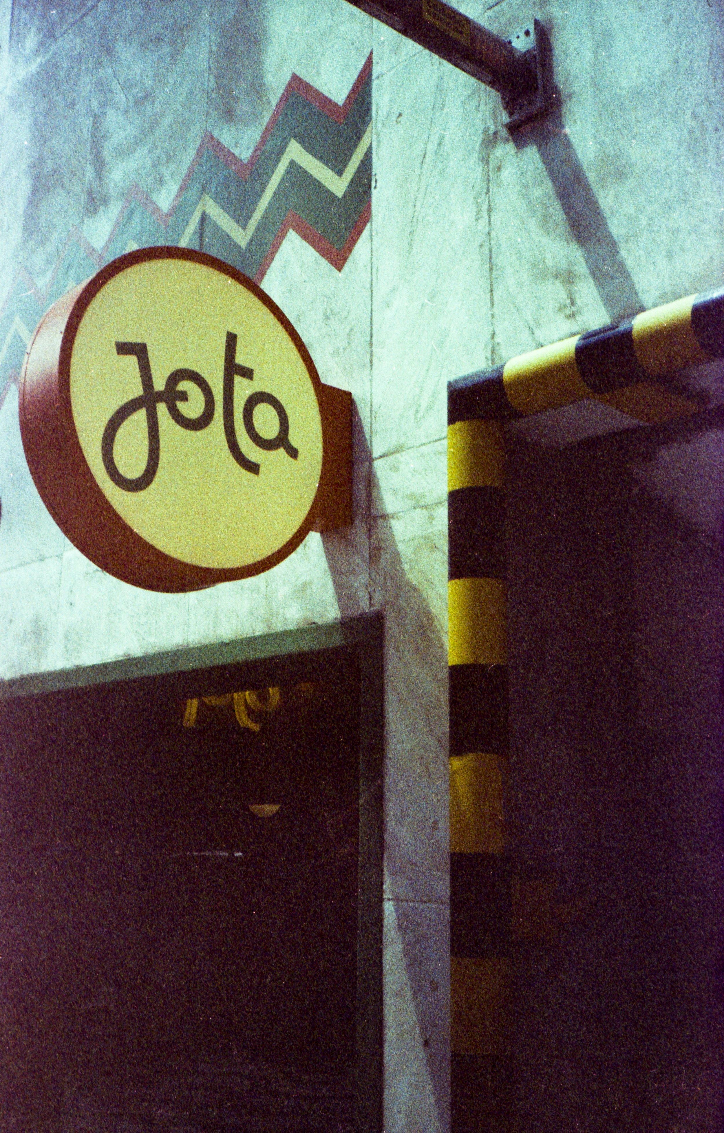 SP_Yashica_MF3_Carnaval_Solaris_100_30-1.jpg