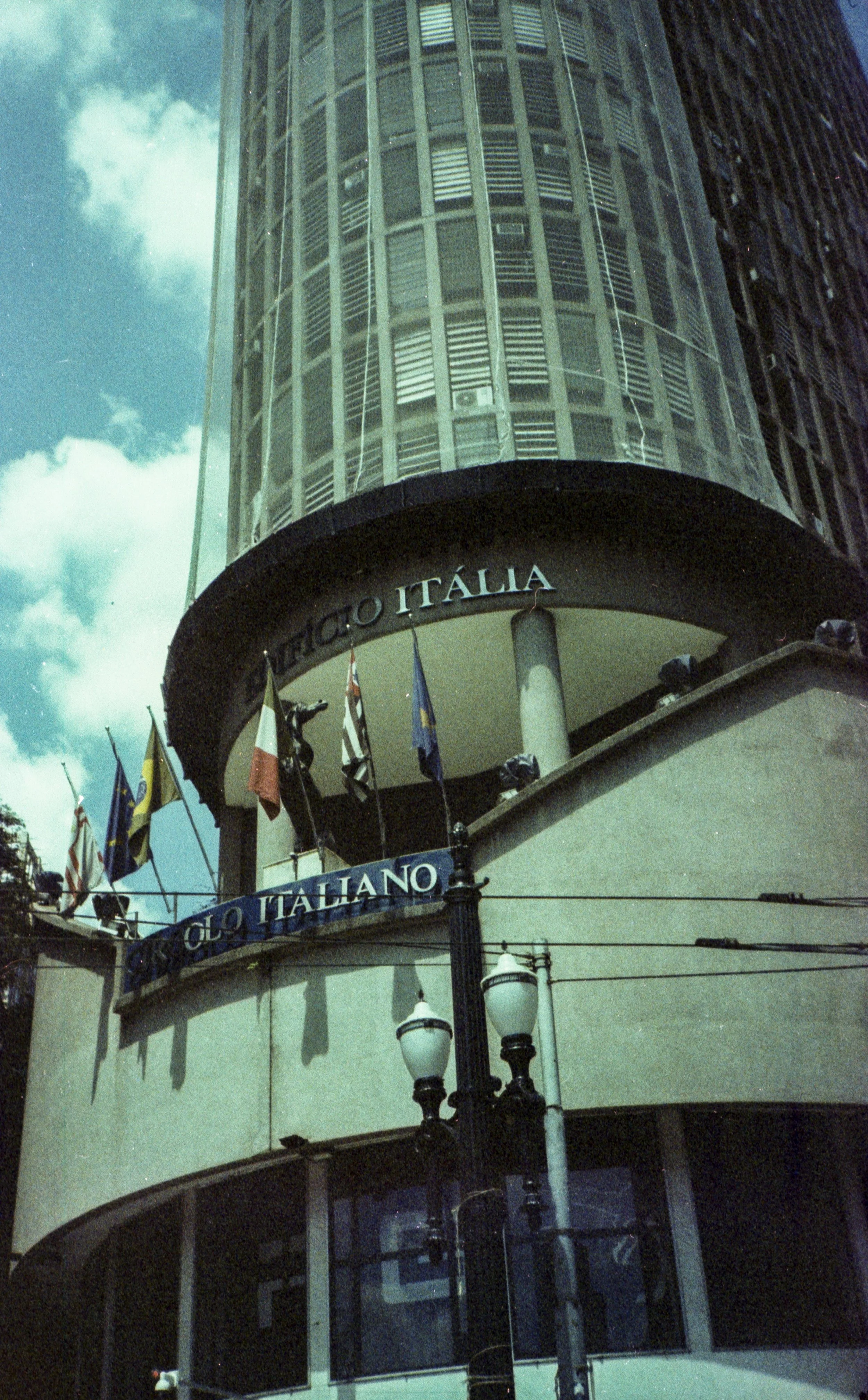 SP_Yashica_MF3_Carnaval_Solaris_100_31-1.jpg
