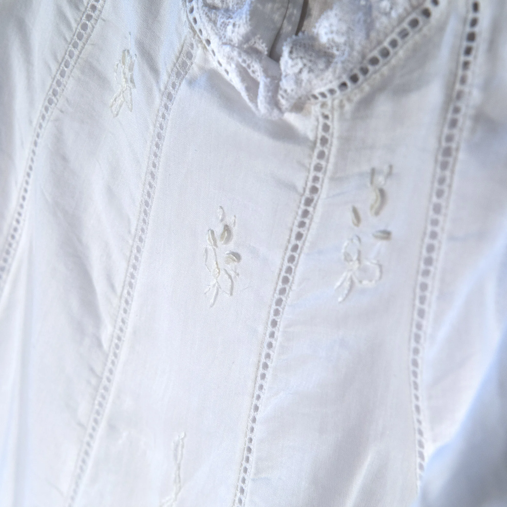 Holley II - Bodice Detail