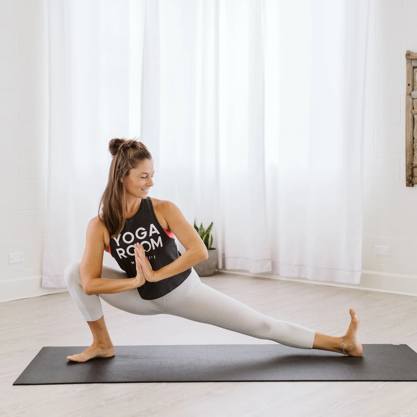 Wanna flow with me for 75 mins on Sunday?! 
Let&rsquo;s do it @yogaroomhawaii !

I&rsquo;m subbing the 10:30am class for the wonderful @na.oms

You can also join the live stream 10:30am Hawaii time - 4:30pm EST. 

Reach out with any questions 🩶

Haw