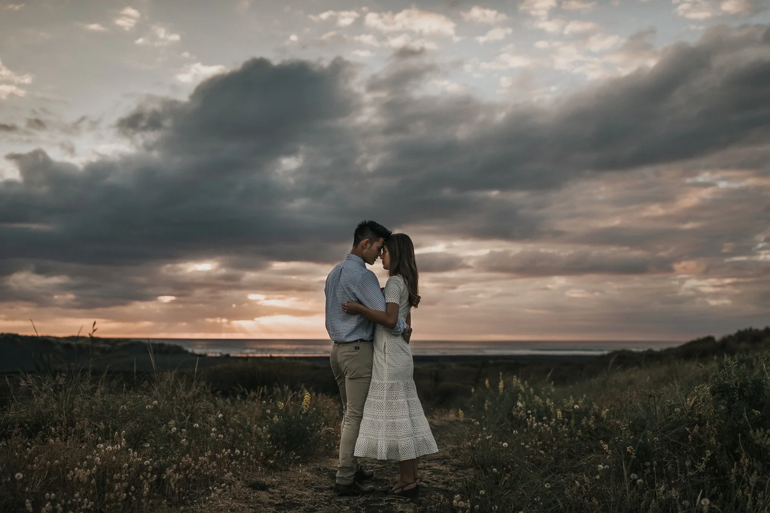 Muriwai Engagement photographer-28.jpg