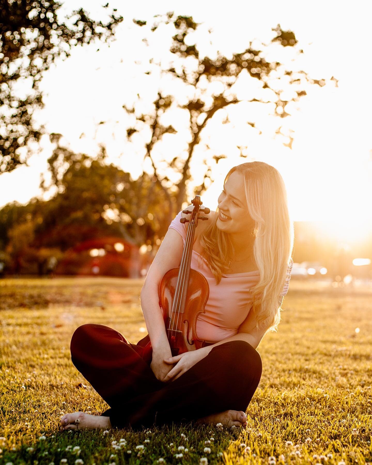 Some photographers refer to the sunlight peeking through clouds as &ldquo;Jesus light.&rdquo; I call this the kind of sunlight fit for one of the most humble, inspiring musicians I&rsquo;ve ever worked with. 

@veronikamanchur