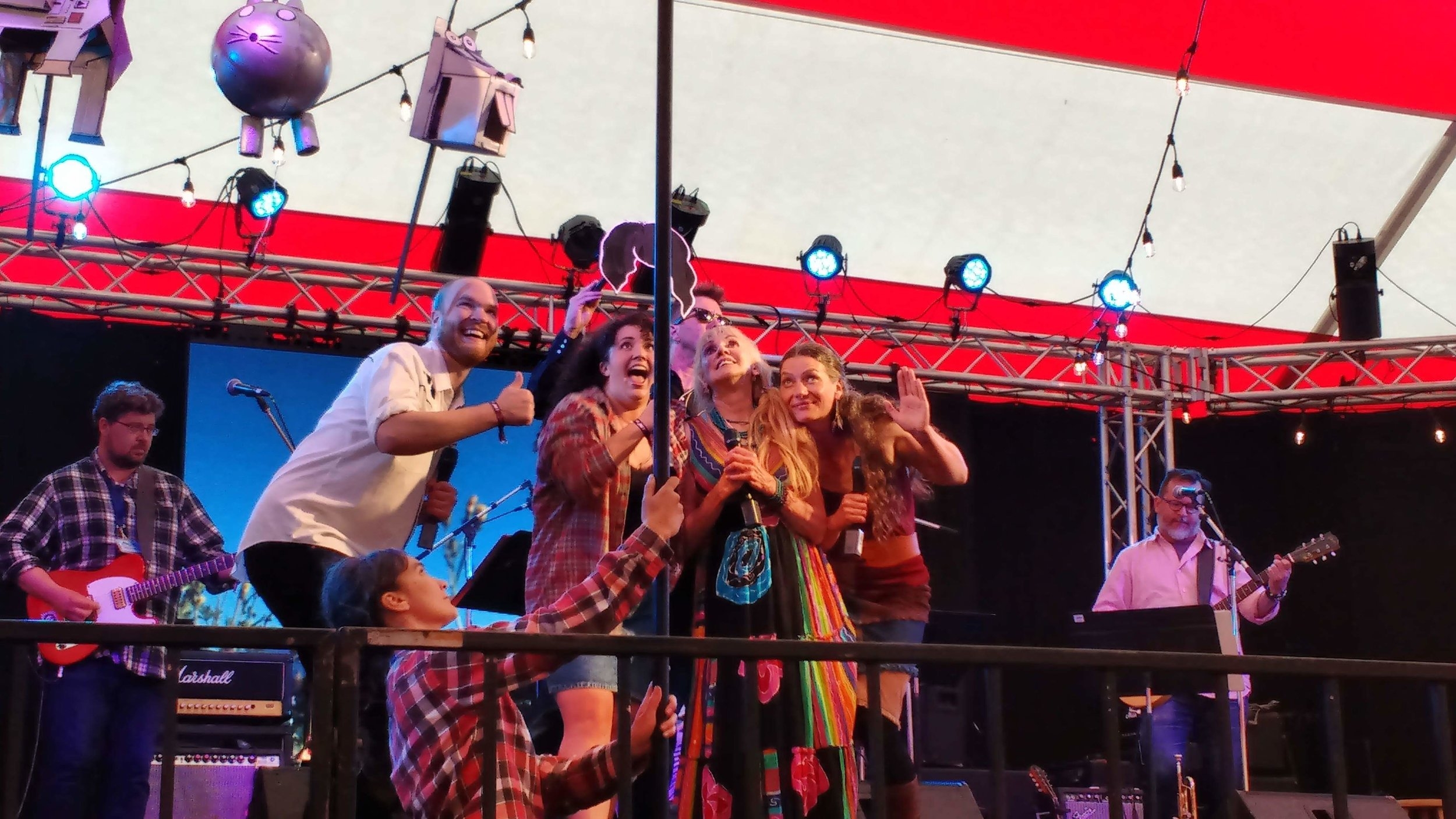  Front: Kevin Ray, Elyssia Sasaki, Mary Sloan, Aimée Dawn Robinson. Background: Rob Carson, Brian Fidler, Don Murray. Photo by Carolyn Westberg. 