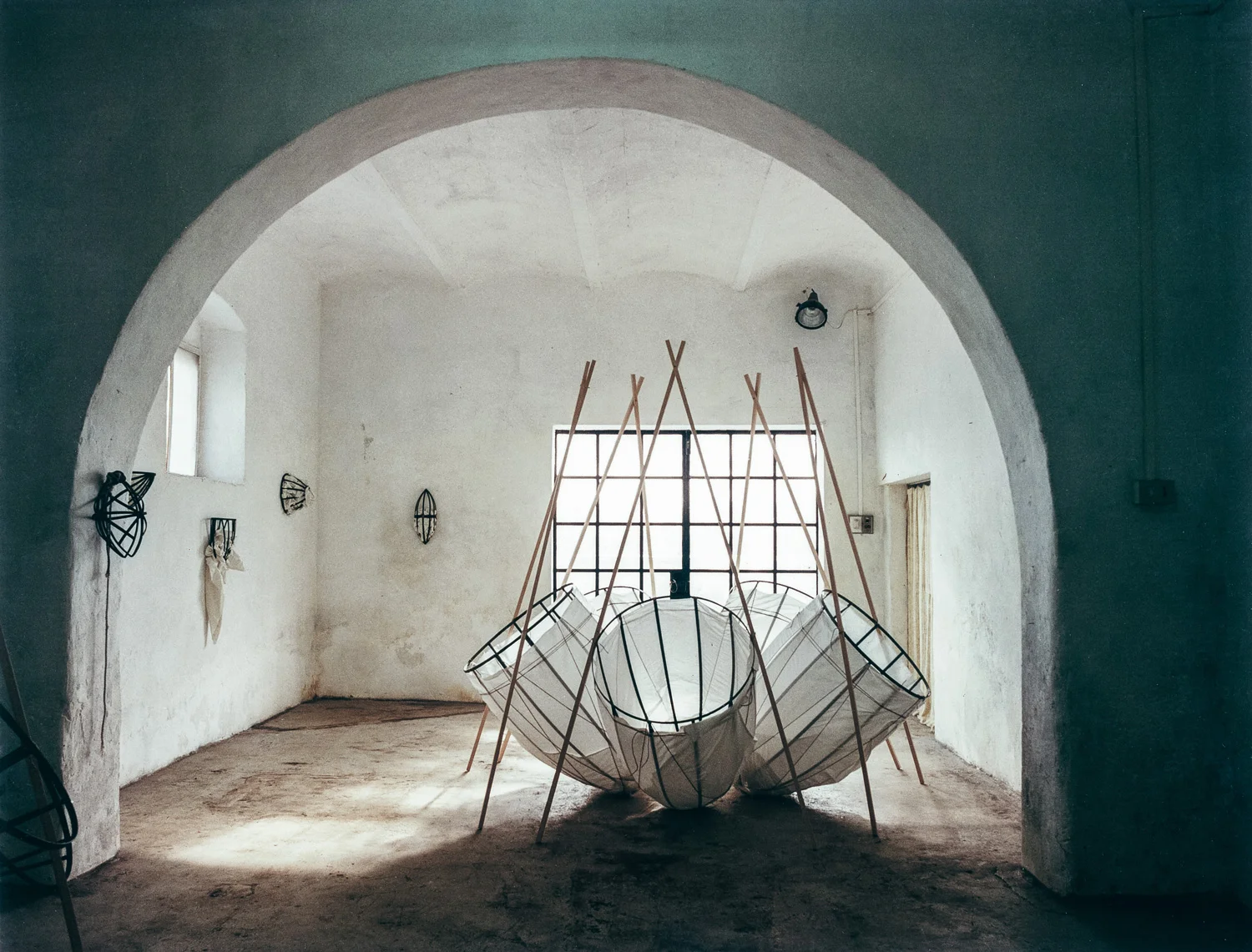 1993-Ferro,-stoffa,-legno-250x230.jpg